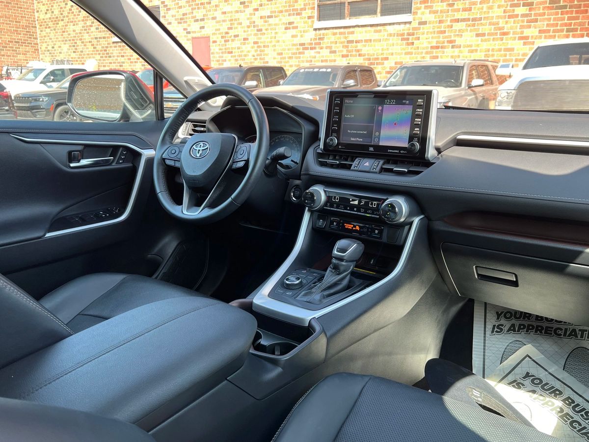 2020 Toyota RAV4 Limited - Image 13