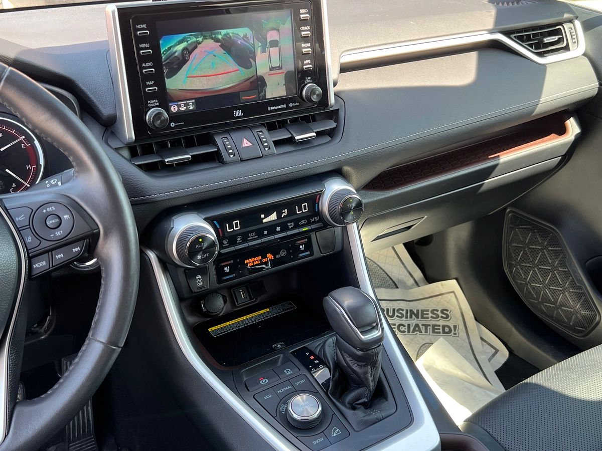 2020 Toyota RAV4 Limited - Image 18