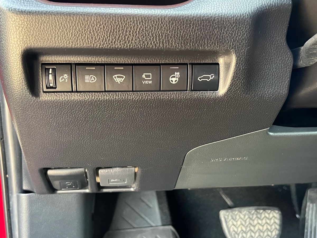 2020 Toyota RAV4 Limited - Image 17