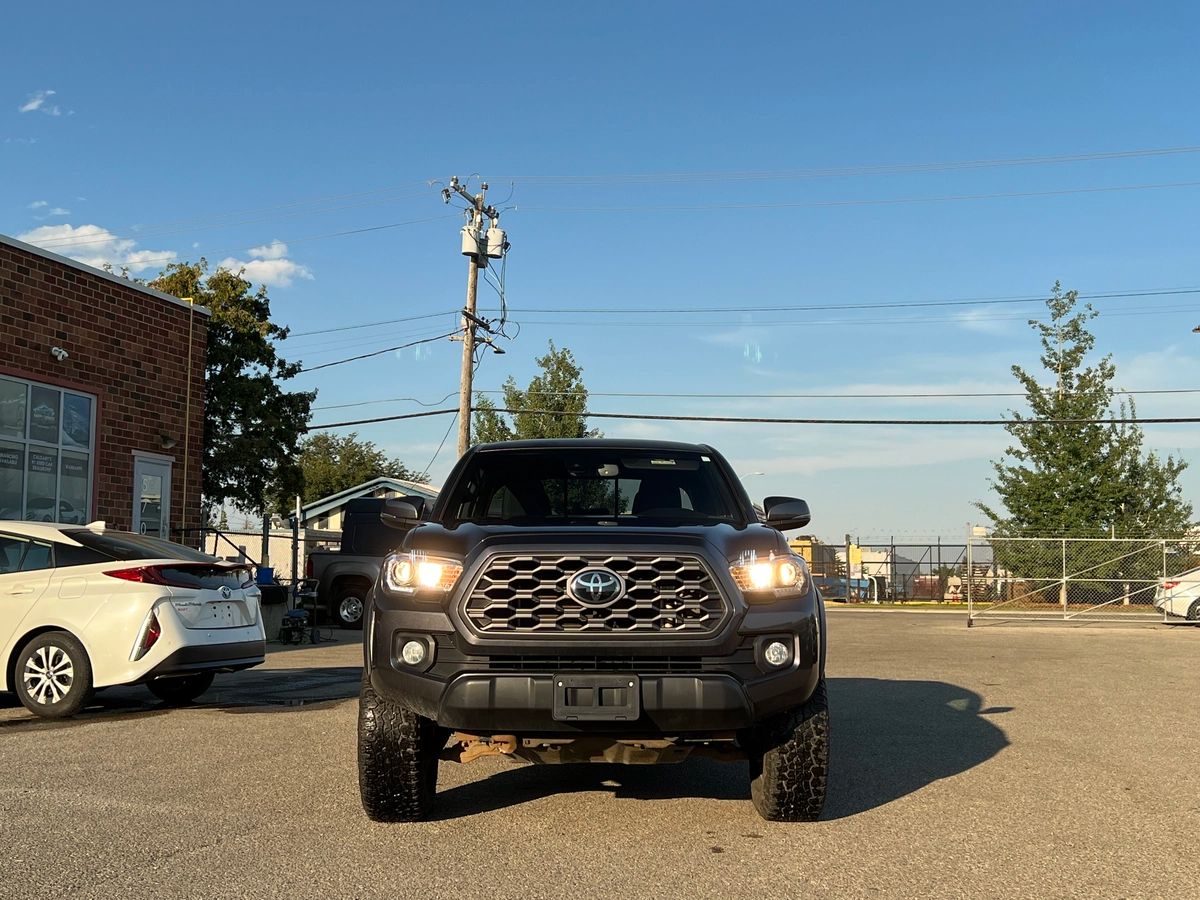 2022 Toyota Tacoma Trail - Image 2