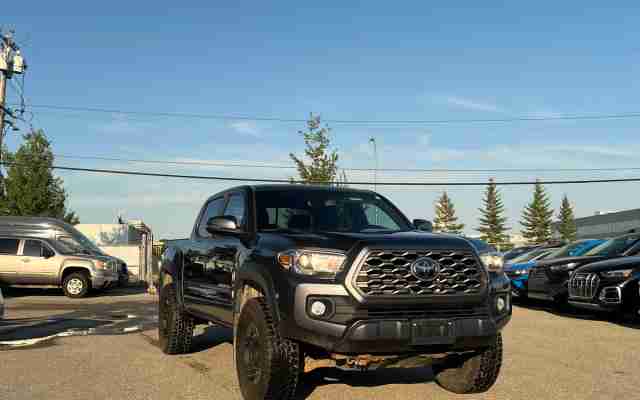 2022 Toyota Tacoma Trail - Request more images
