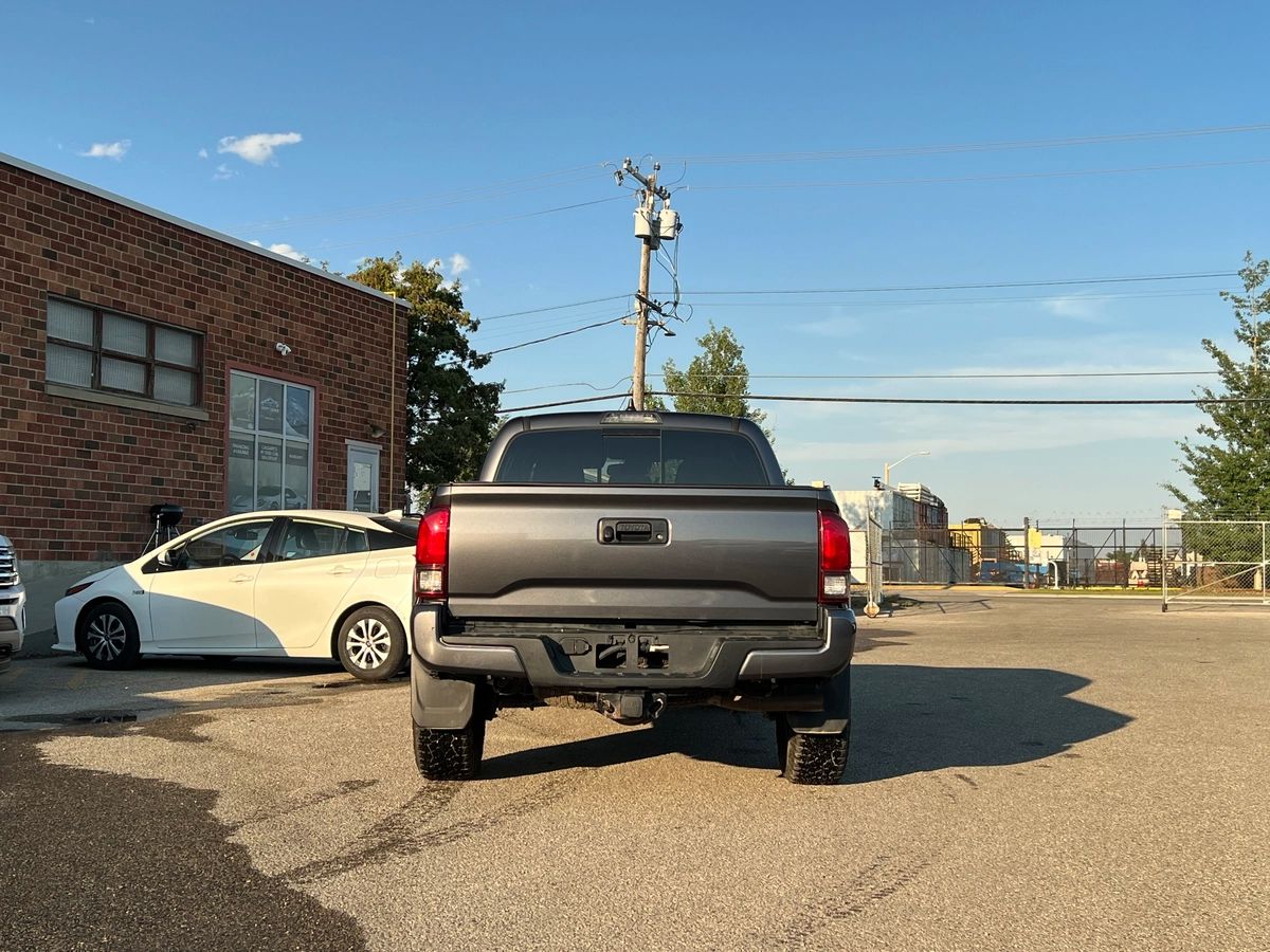 2022 Toyota Tacoma Trail - Image 6