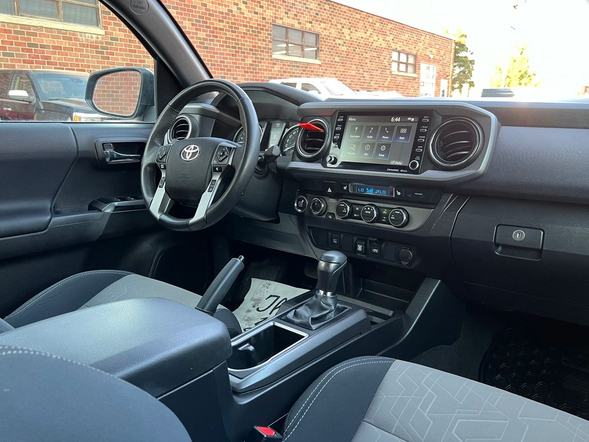 2022 Toyota Tacoma Trail - Image 12