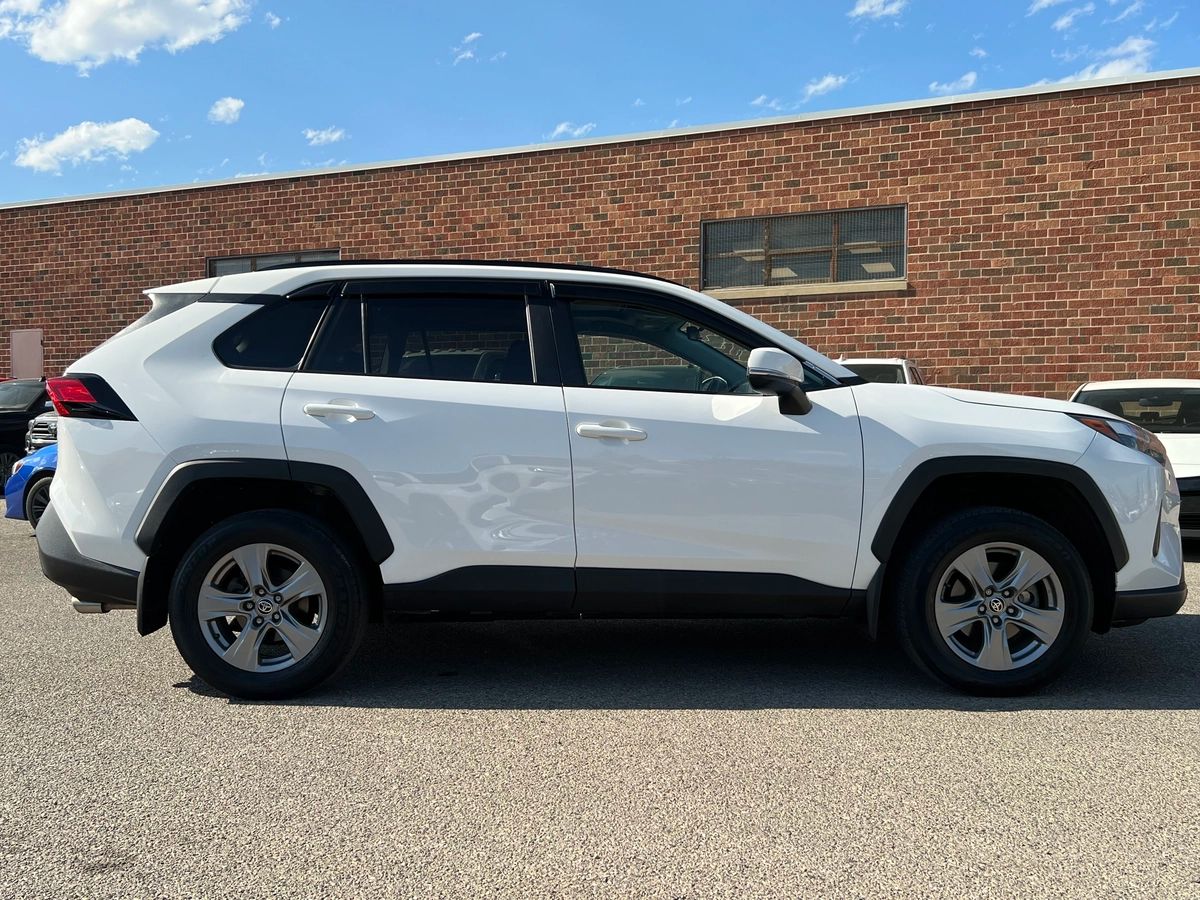2022 Toyota RAV4 XLE - Image 8