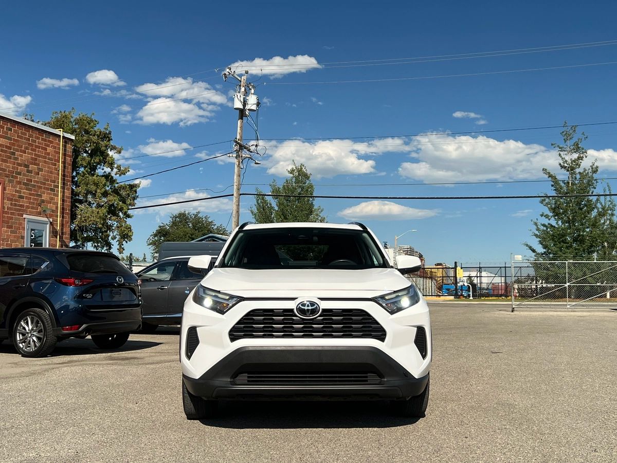 2022 Toyota RAV4 XLE - Image 2