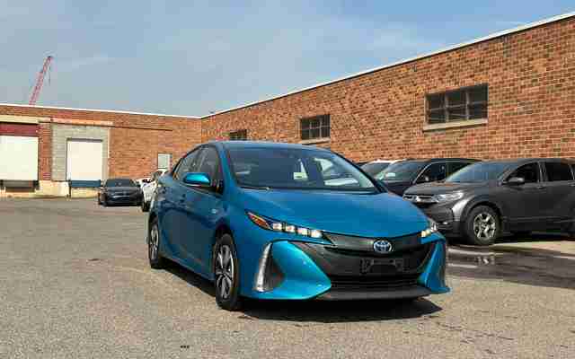2018 Toyota Prius Prime Upgrade - Request more images