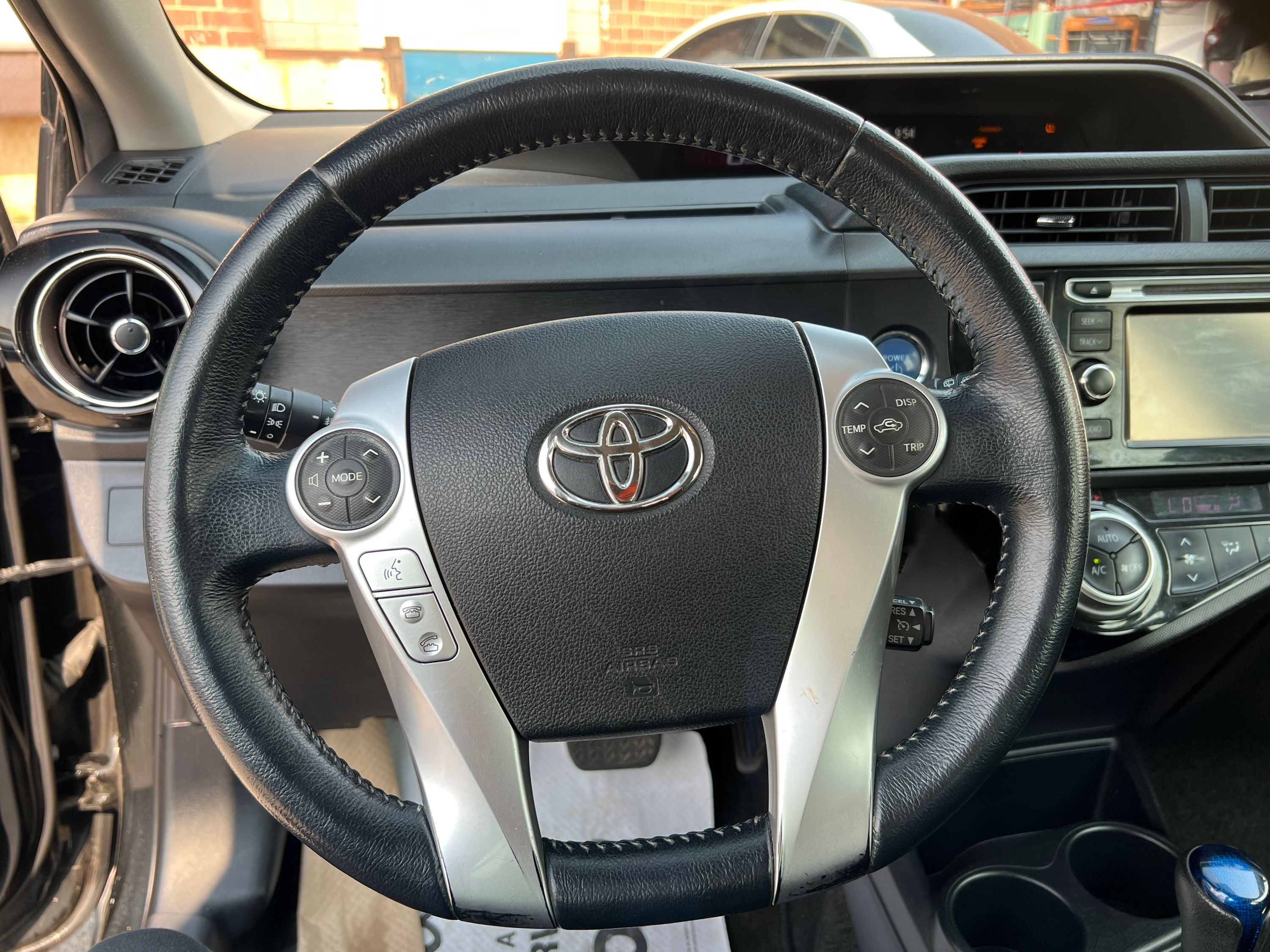 2015 Toyota Prius c Technology - Image 14