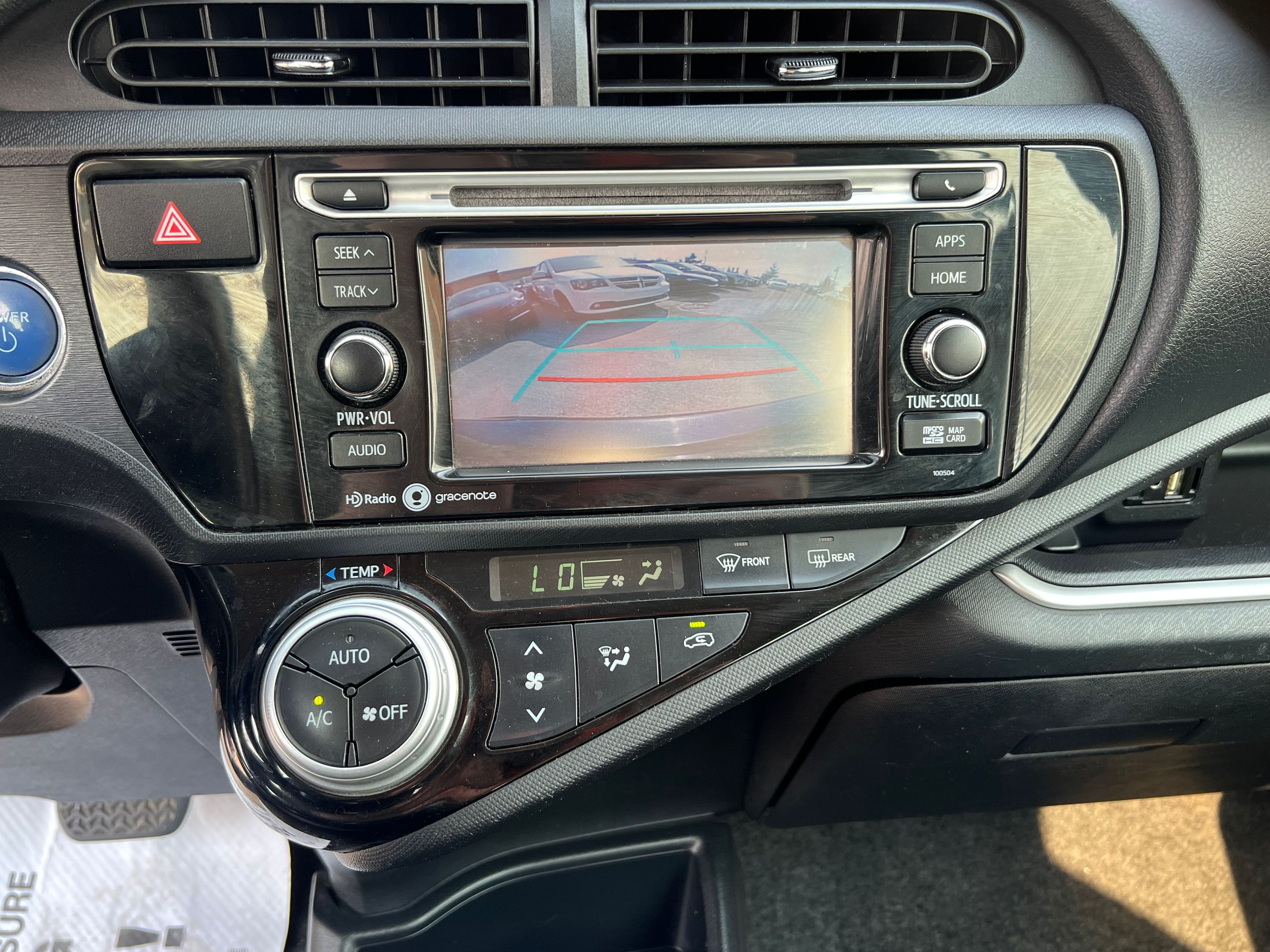 2015 Toyota Prius c Technology - Image 20