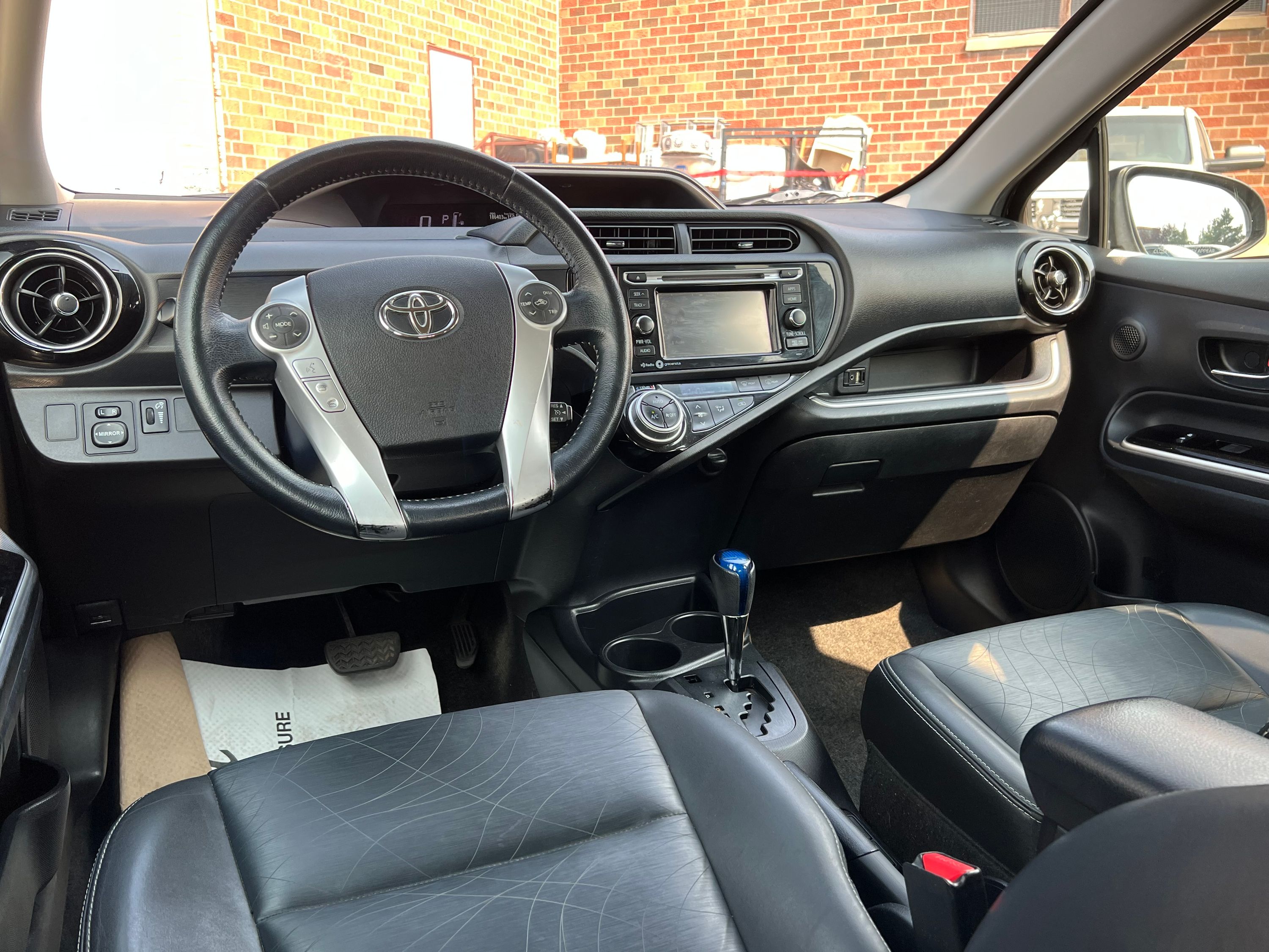 2015 Toyota Prius c Technology - Image 10