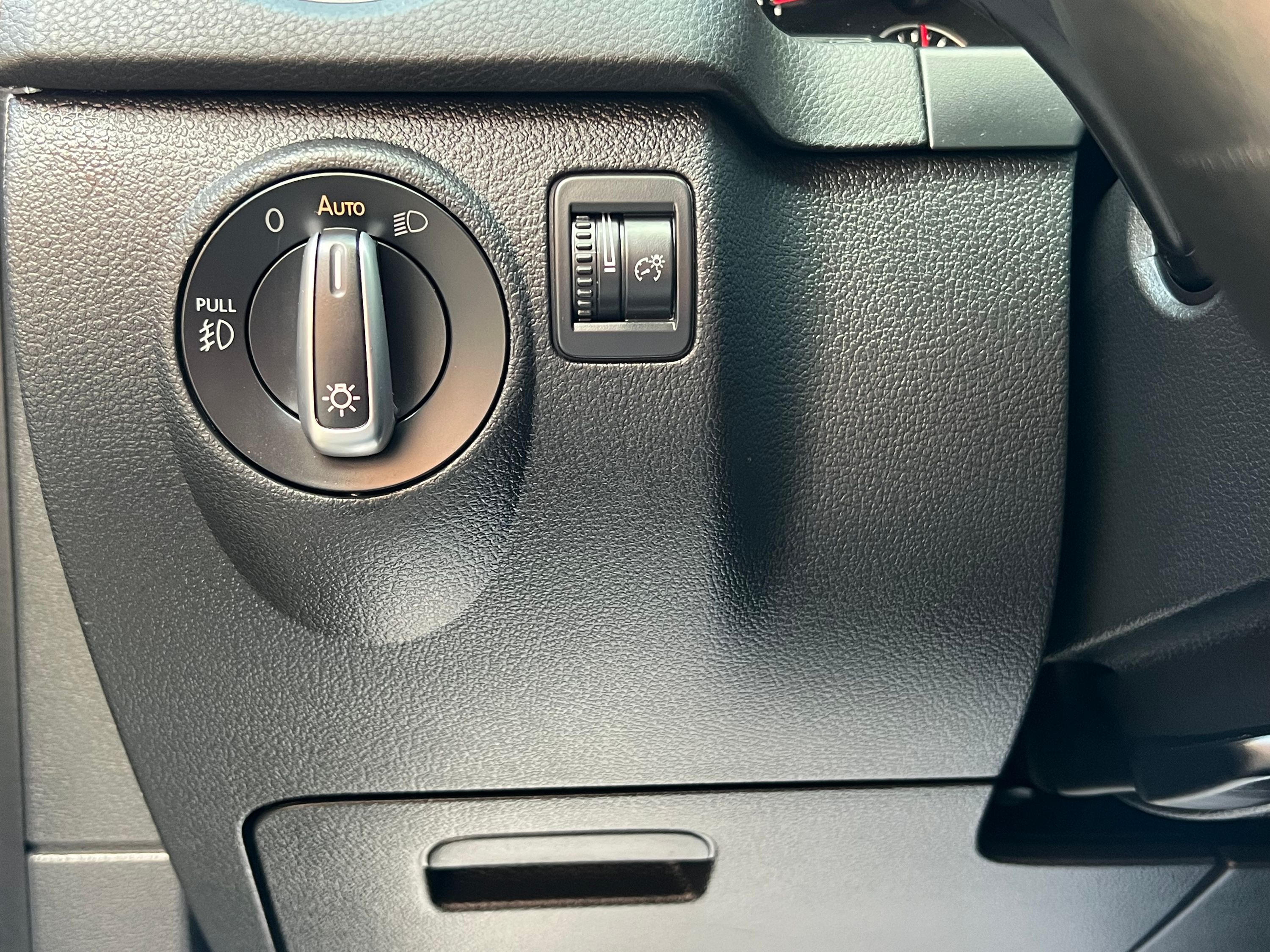 2017 Volkswagen Tiguan Wolfsburg Edition - Image 17