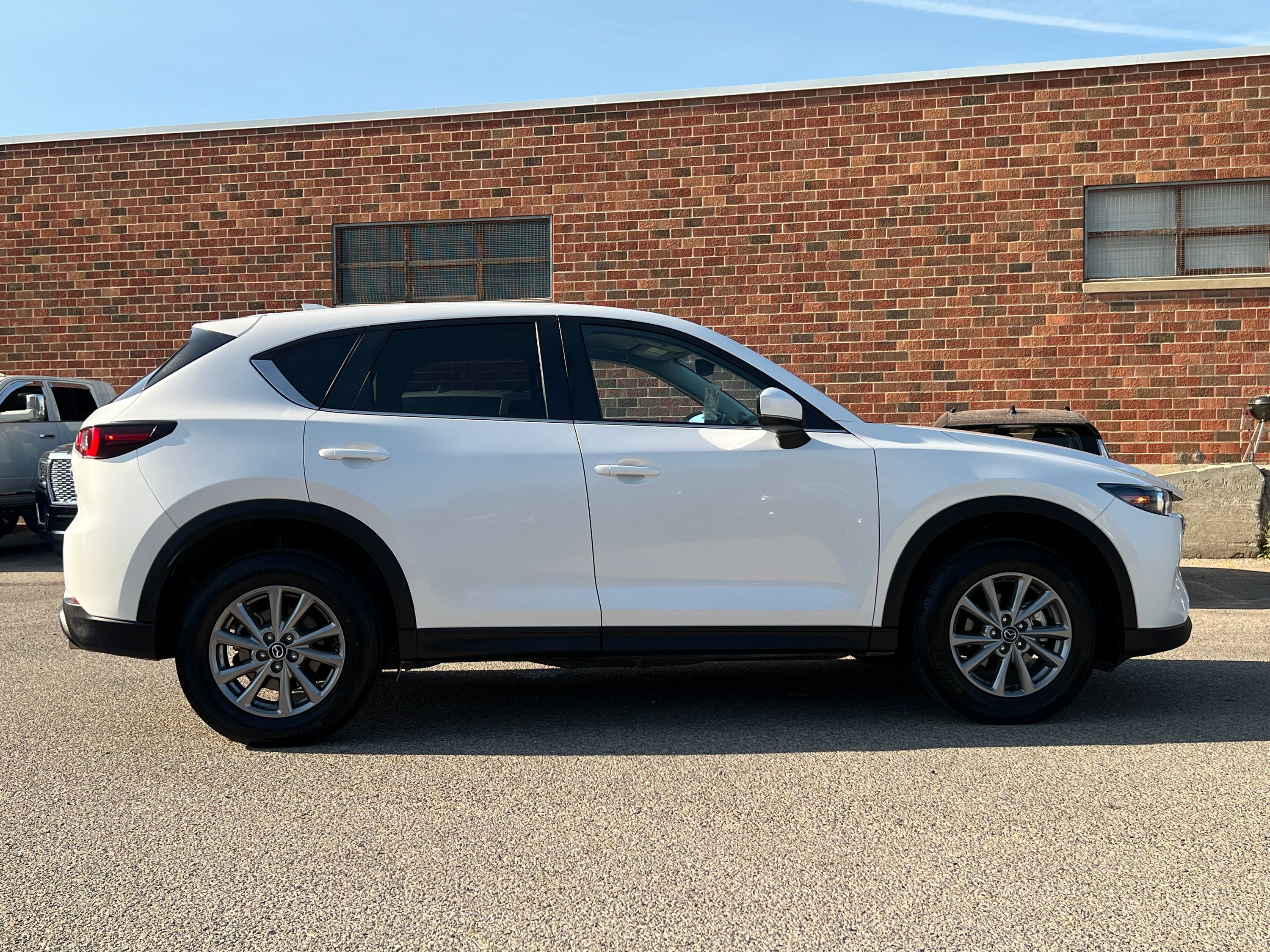 2025 Mazda CX-5 S Carbon Edition - Image 8