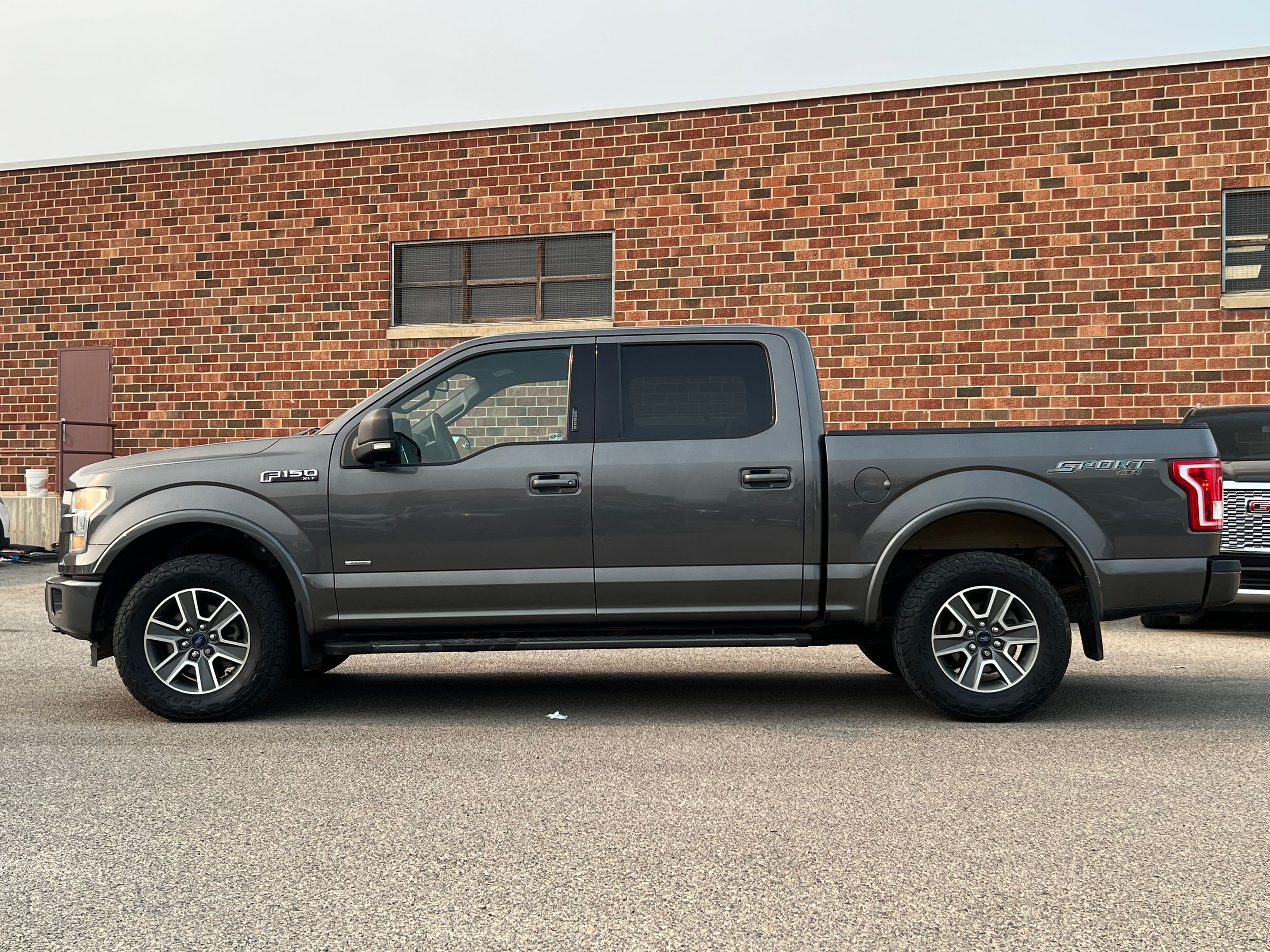 2015 Ford F-150 XLT - Image 4