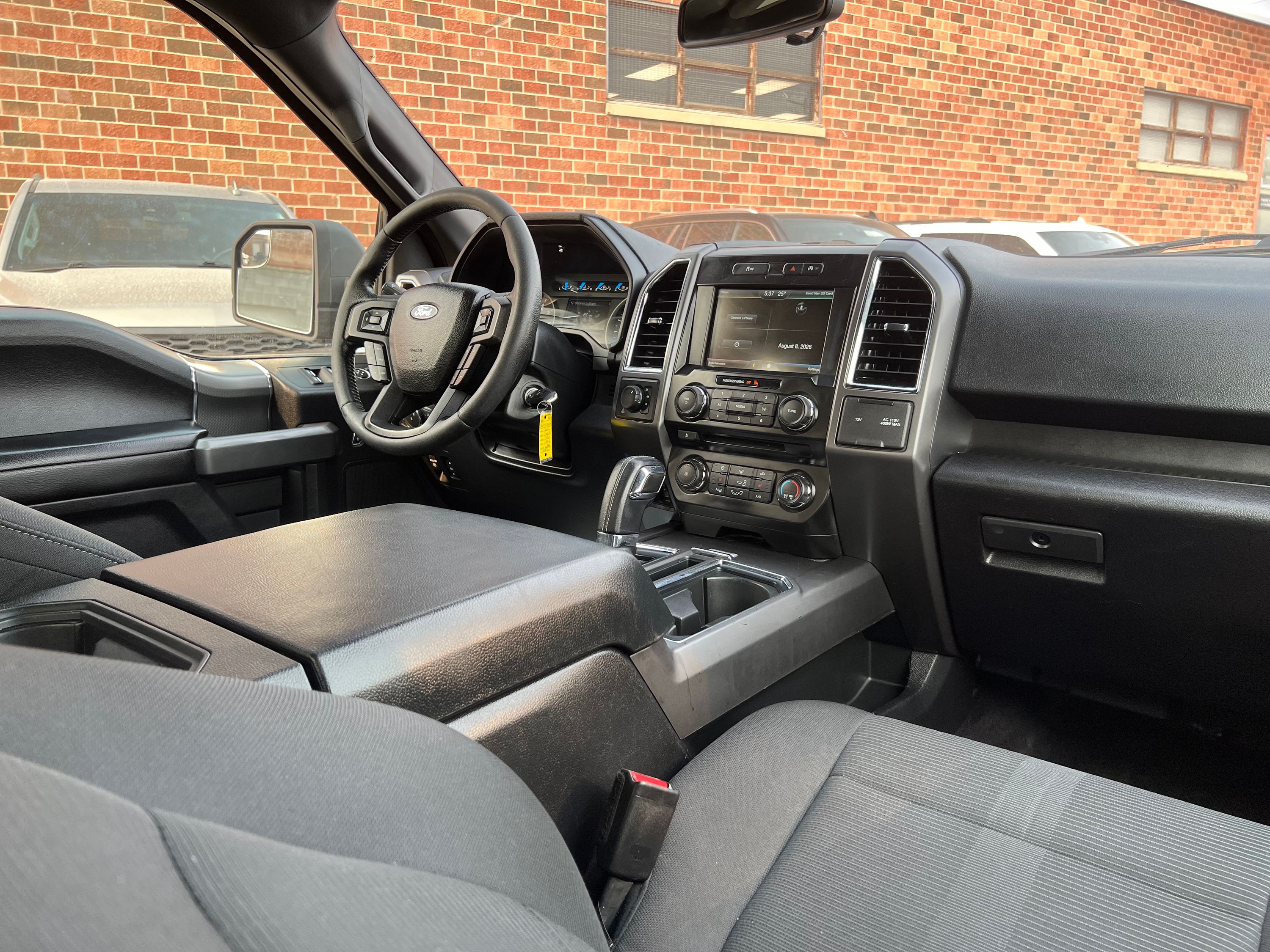 2015 Ford F-150 XLT - Image 12