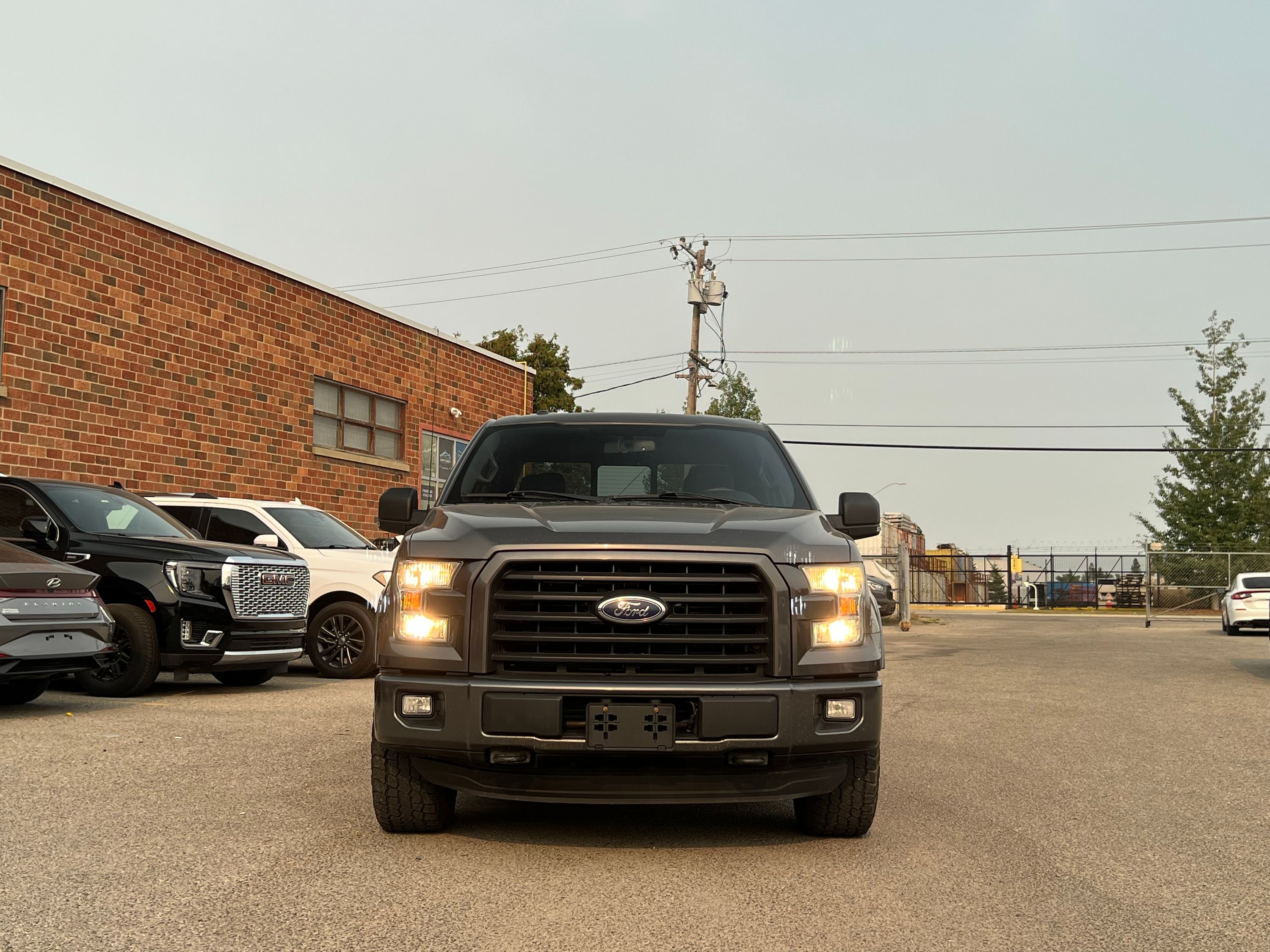 2015 Ford F-150 XLT - Image 2