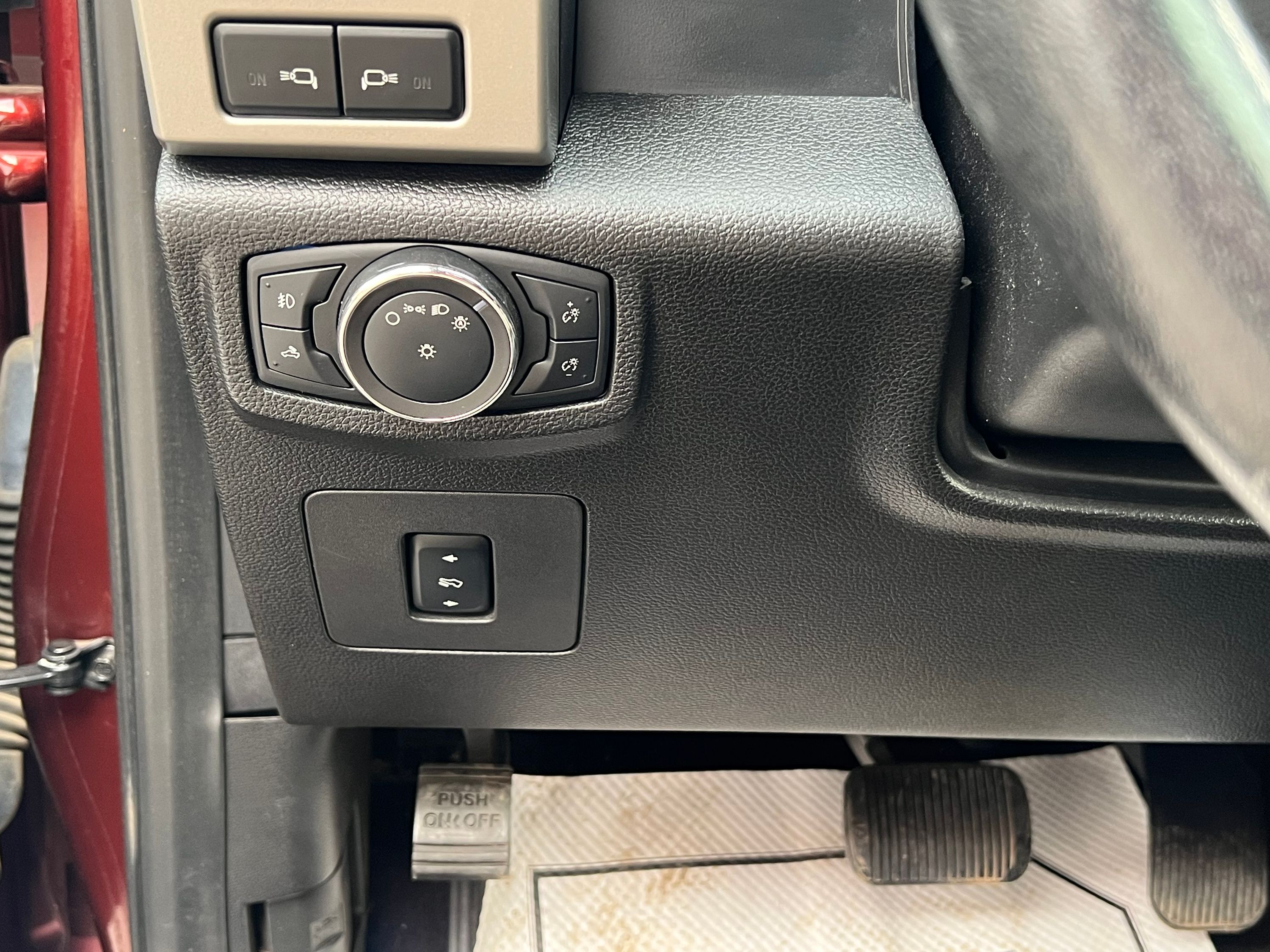 2017 Ford F-150 Lariat - Image 17