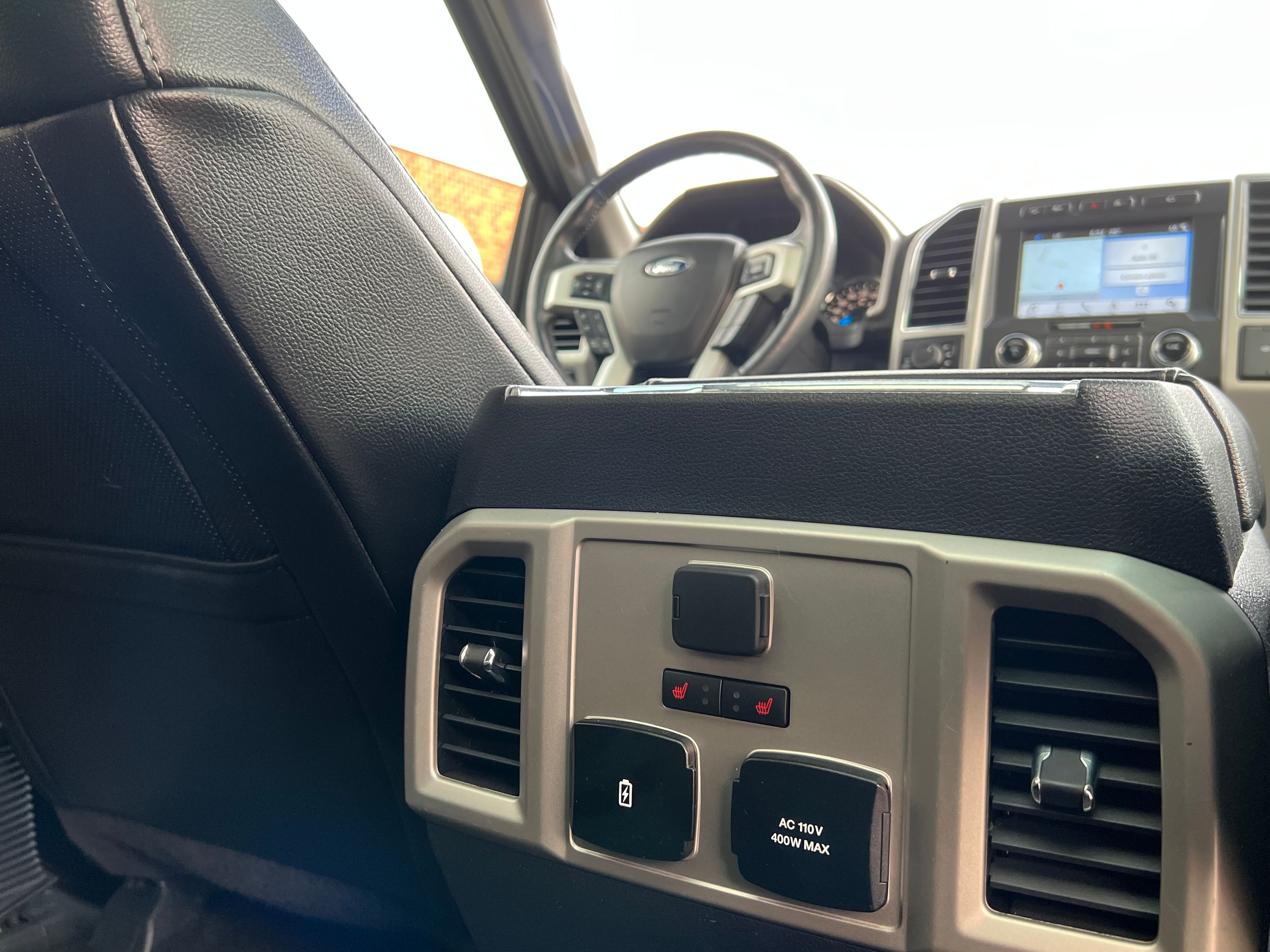 2017 Ford F-150 Lariat - Image 13