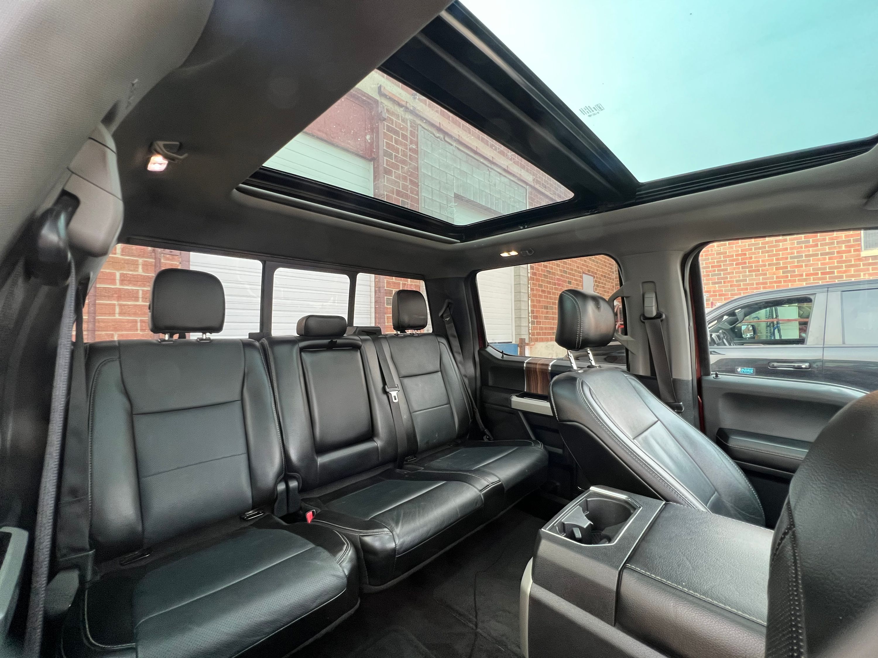 2017 Ford F-150 Lariat - Image 14