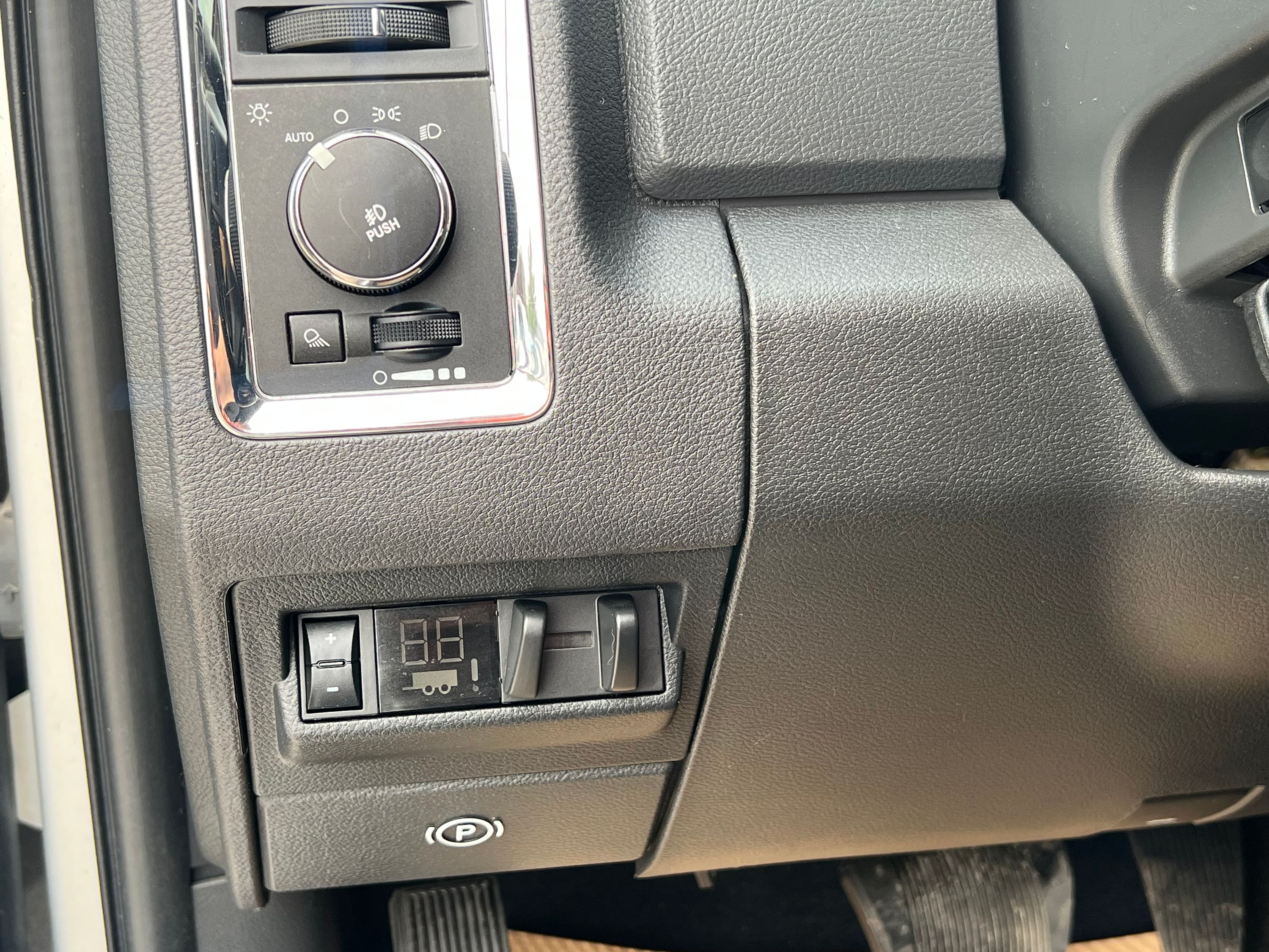 2012 RAM Ram 2500 Laramie - Image 17