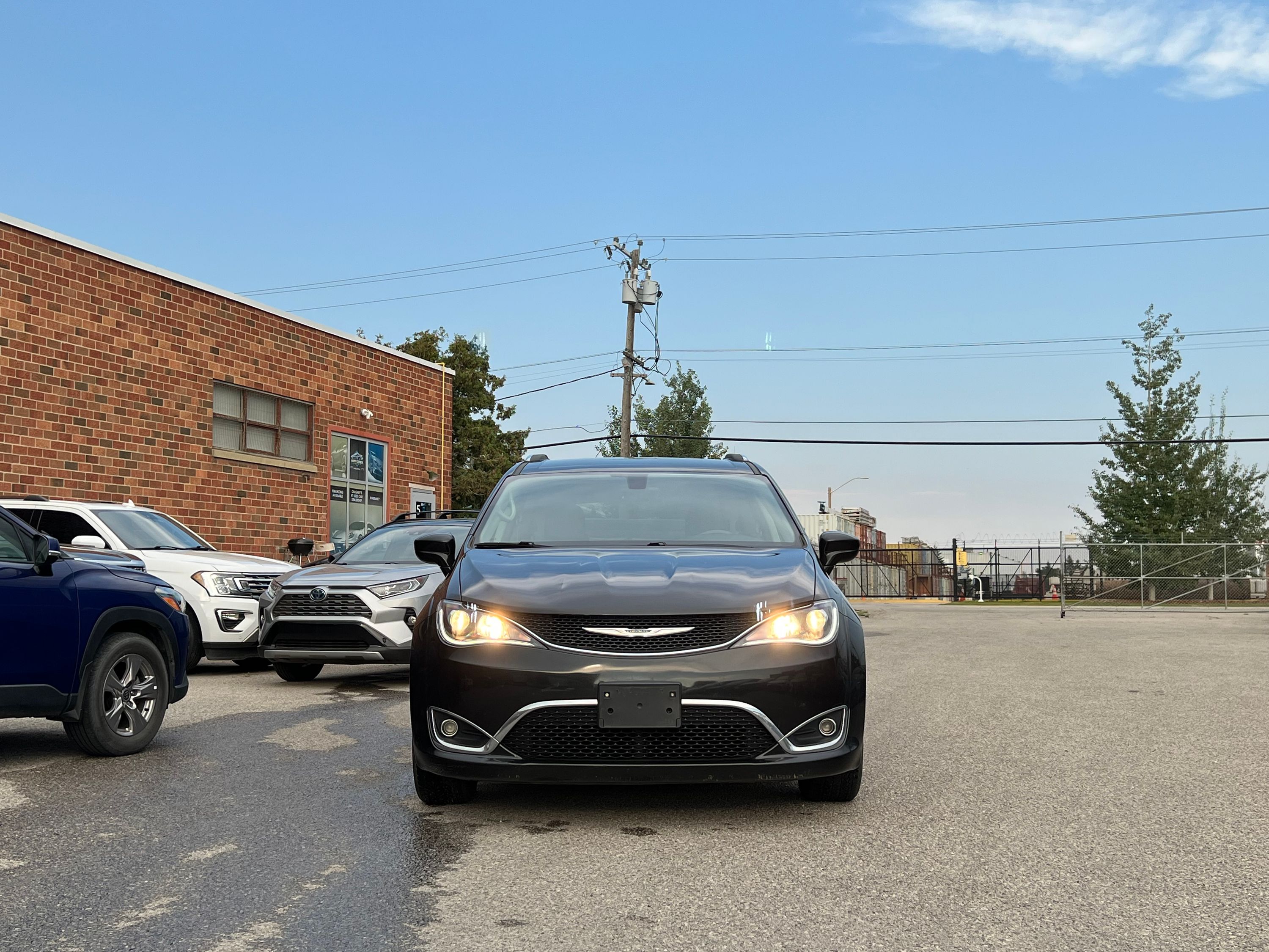2018 Chrysler Pacifica Touring-L Plus - Image 2