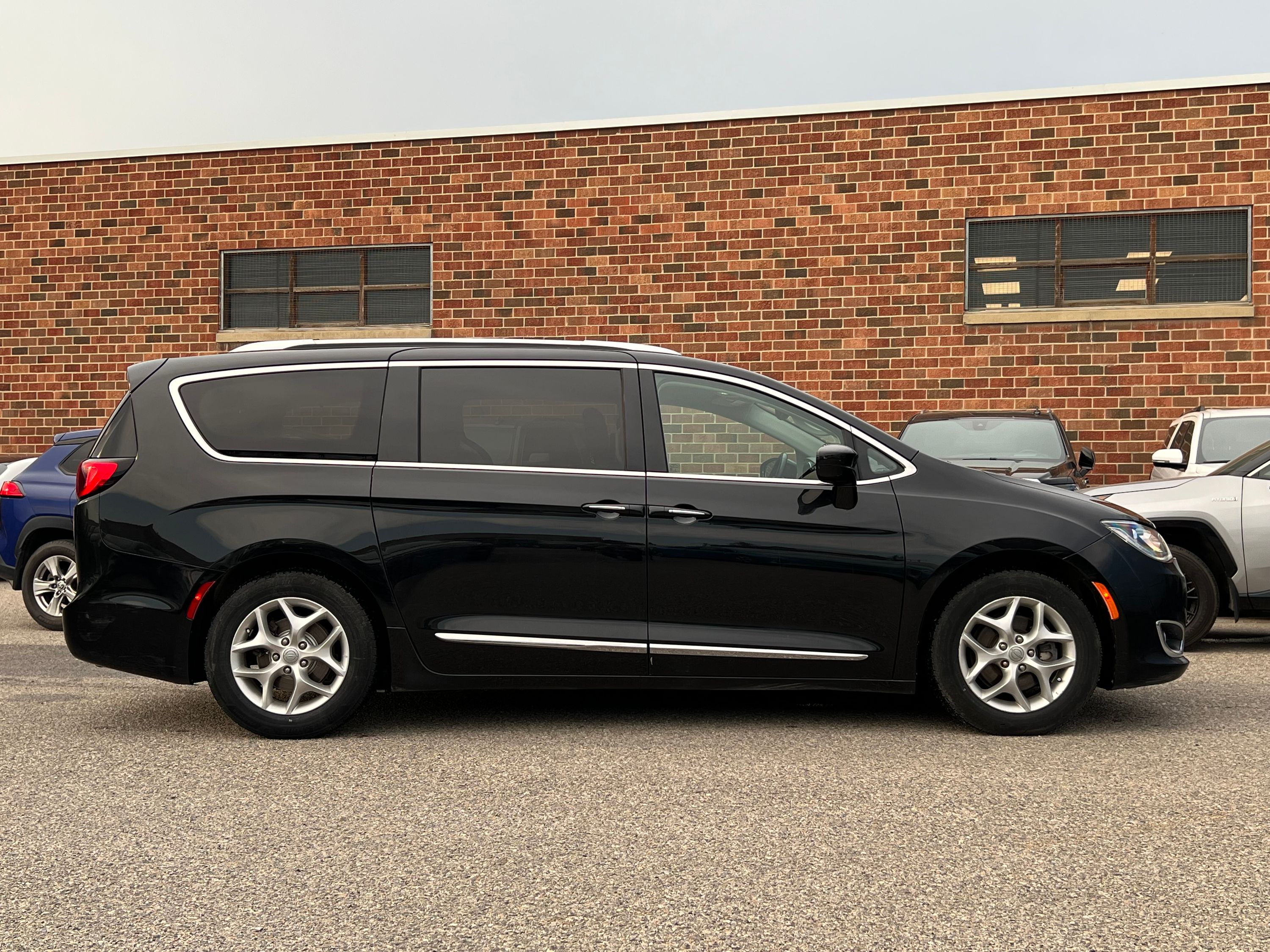 2018 Chrysler Pacifica Touring-L Plus - Image 8