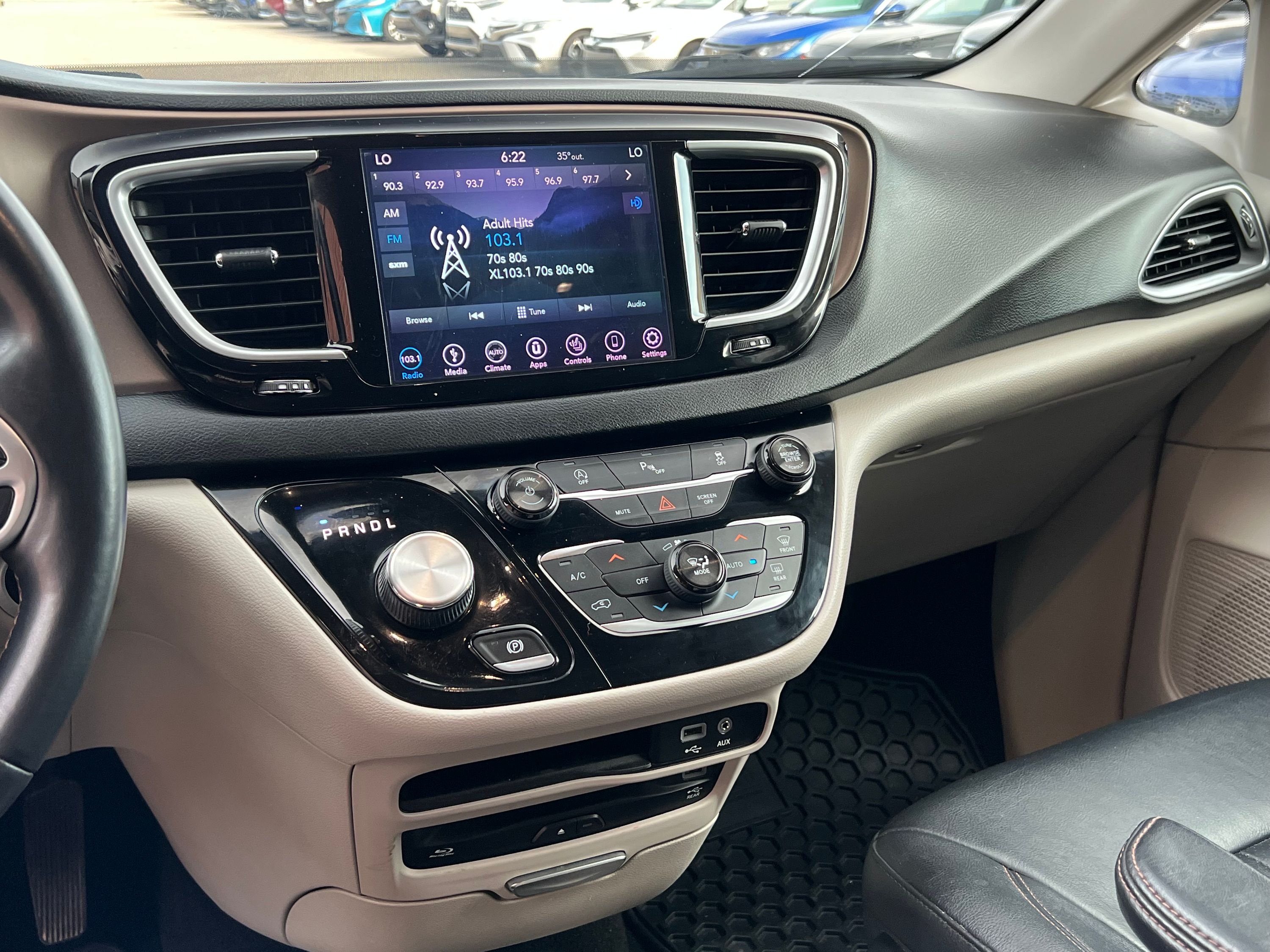 2018 Chrysler Pacifica Touring-L Plus - Image 18
