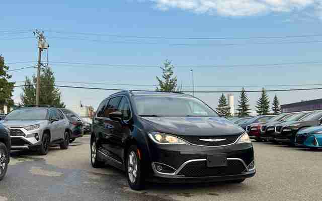 2018 Chrysler Pacifica Touring-L Plus - Request more images