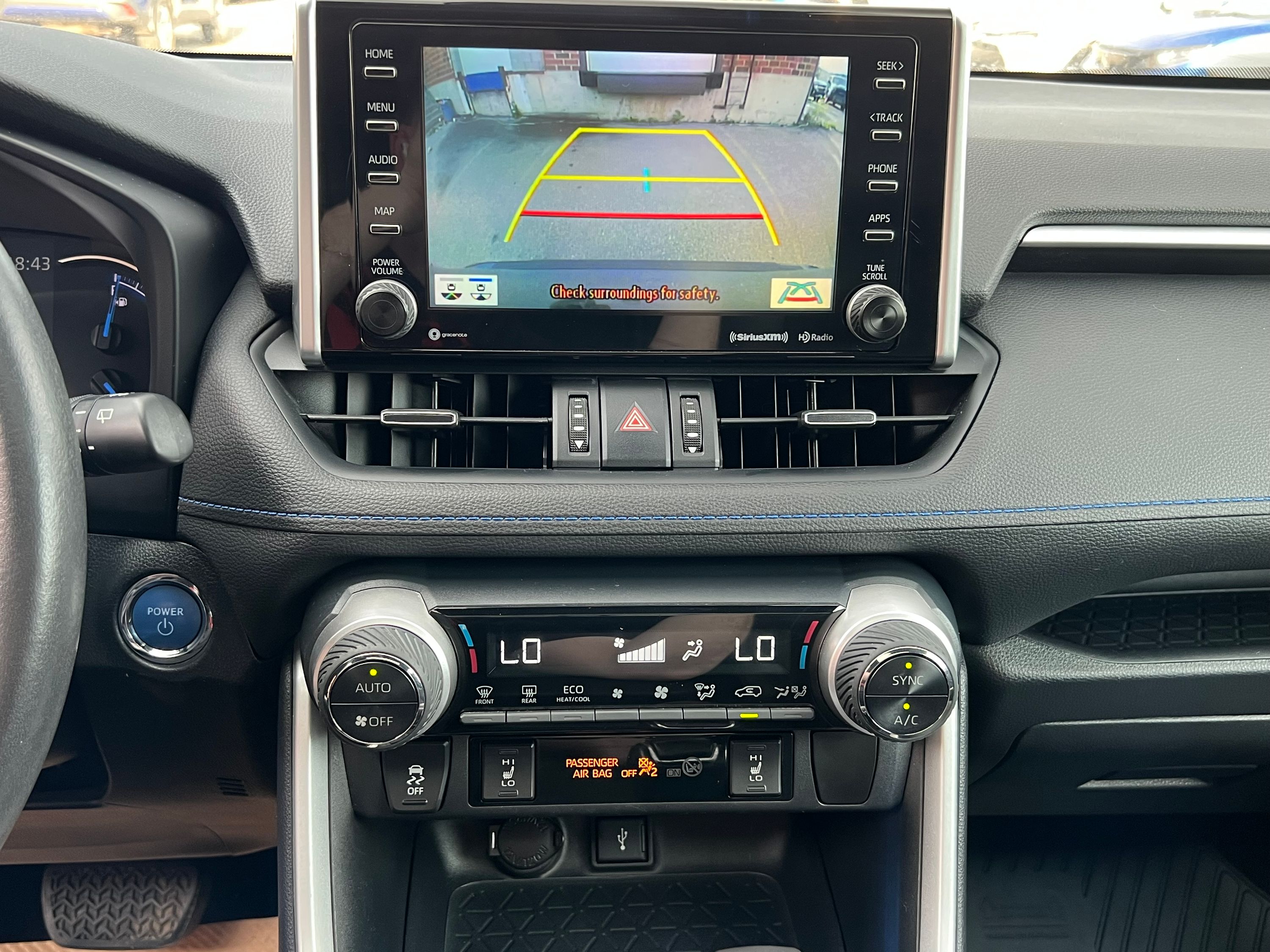 2020 Toyota RAV4 Hybrid XLE - Image 19