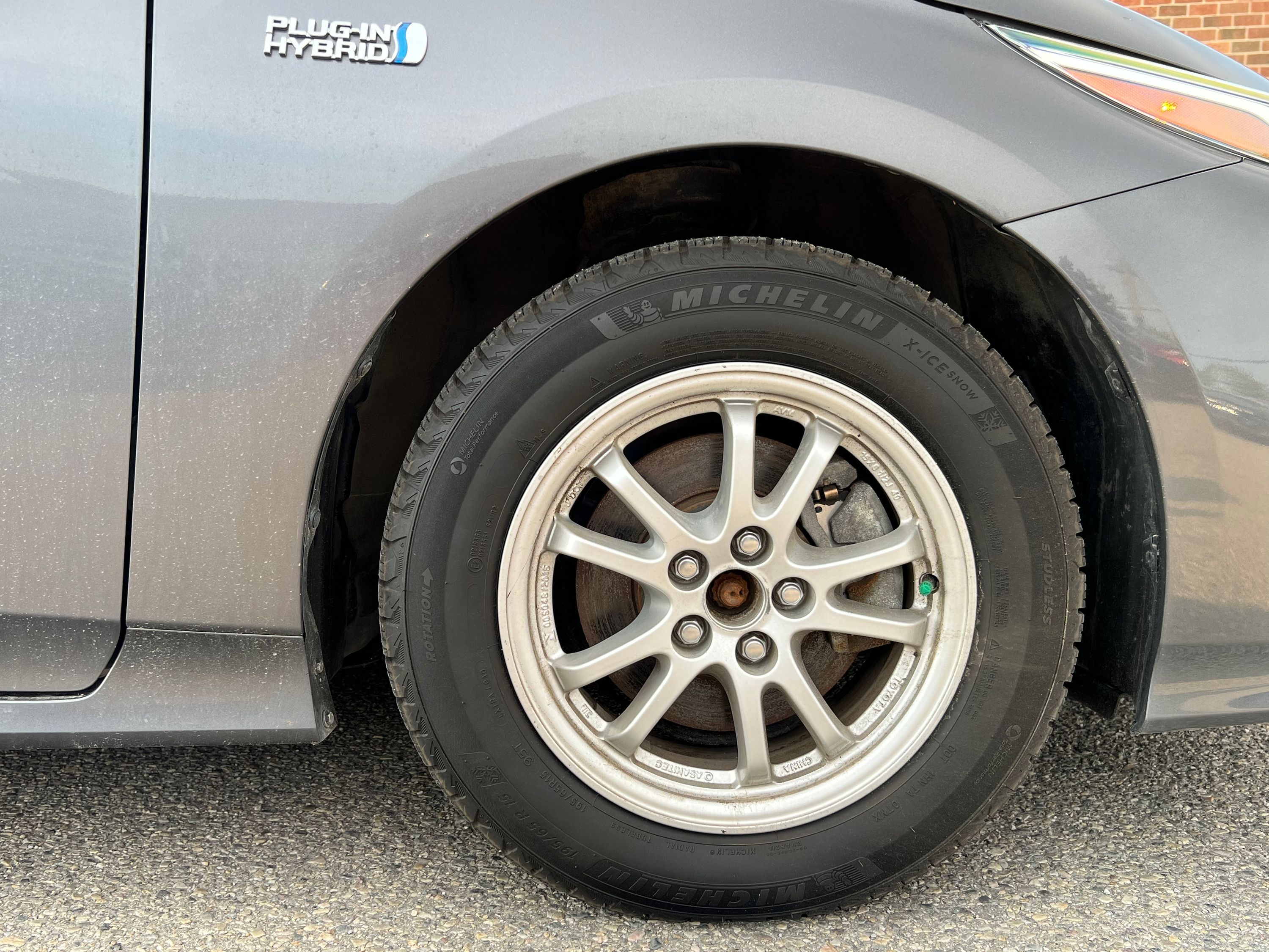 2022 Toyota Prius Prime XLE - Image 9