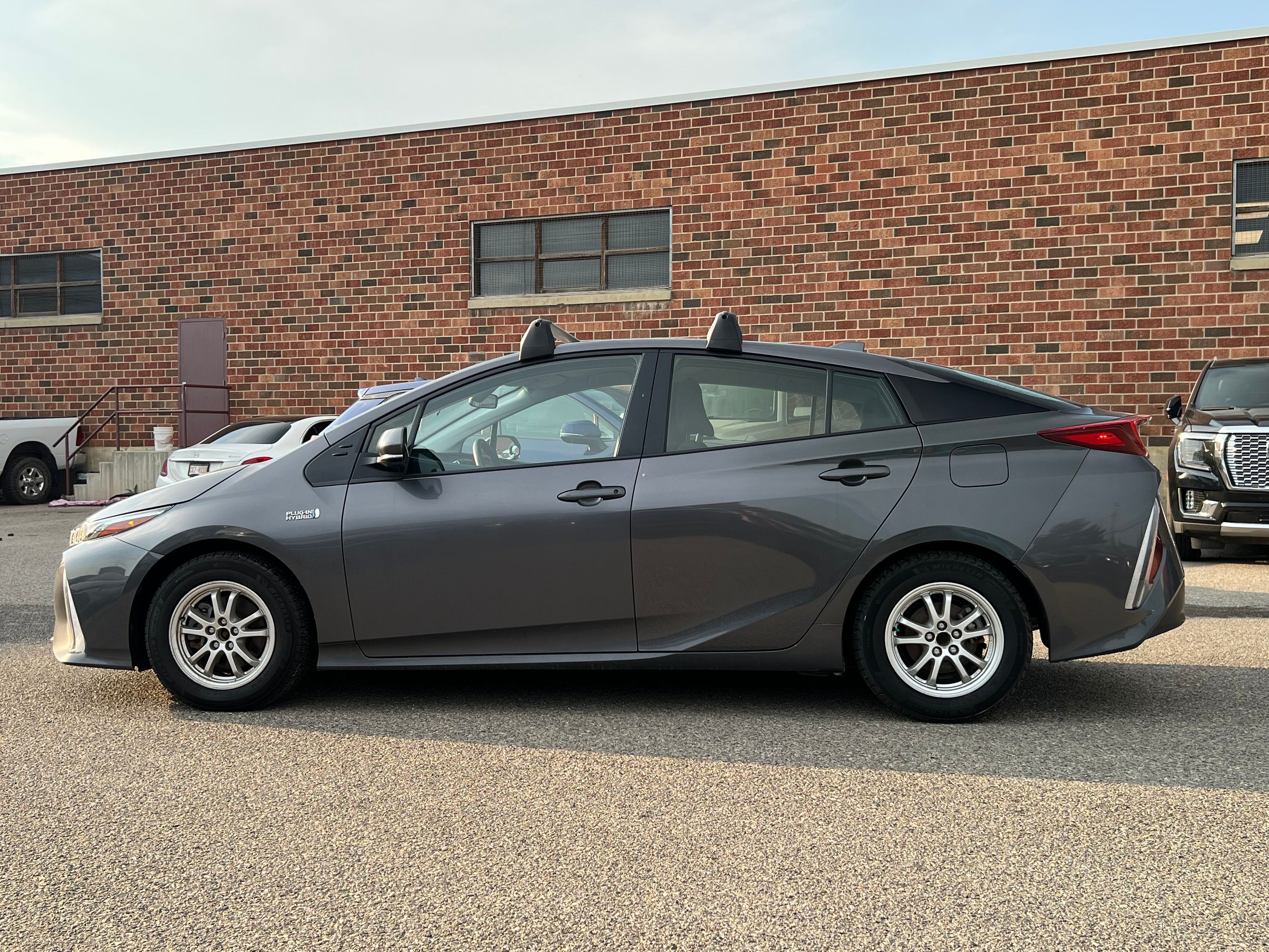 2022 Toyota Prius Prime XLE - Image 4