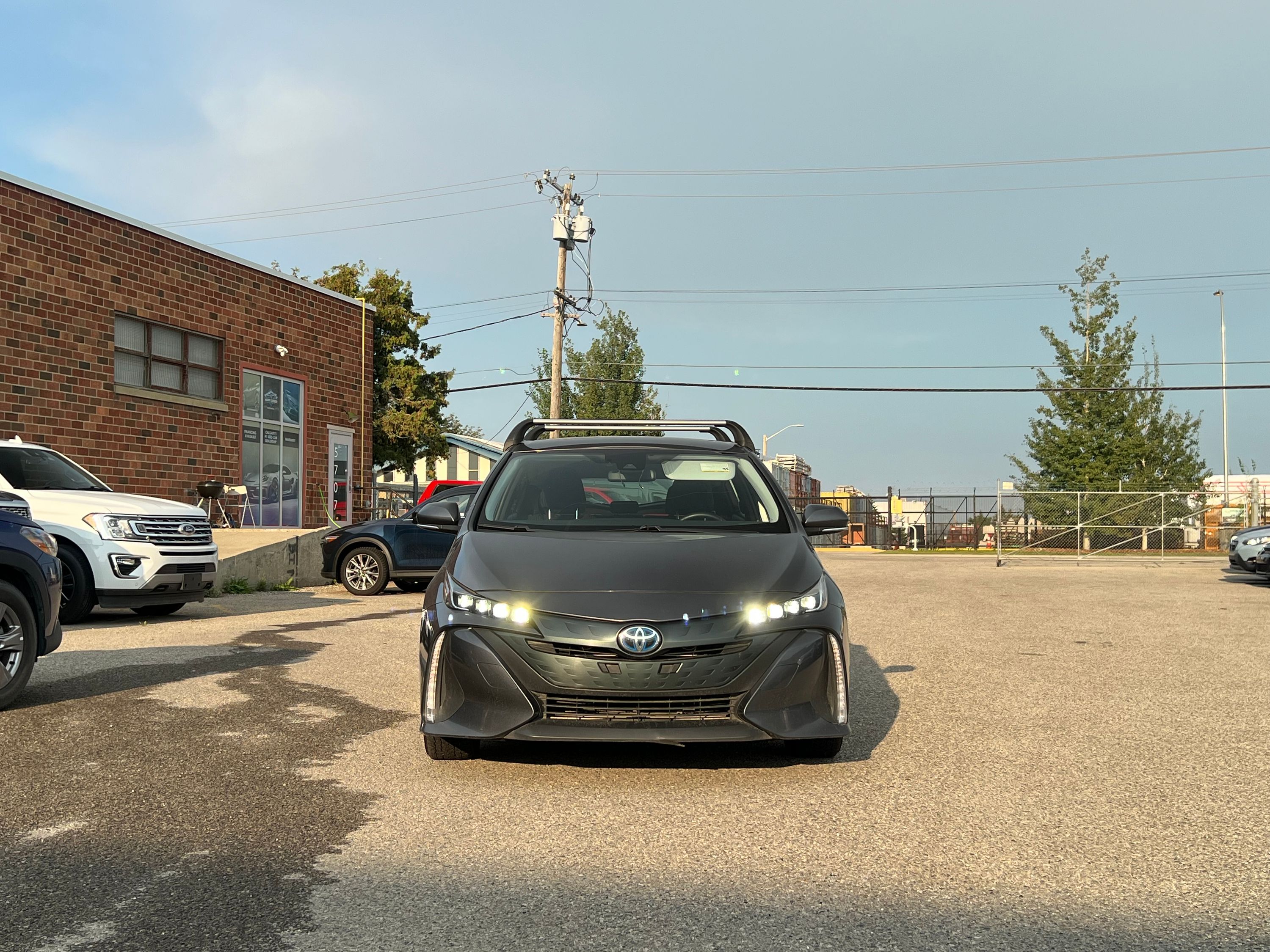 2022 Toyota Prius Prime XLE - Image 2