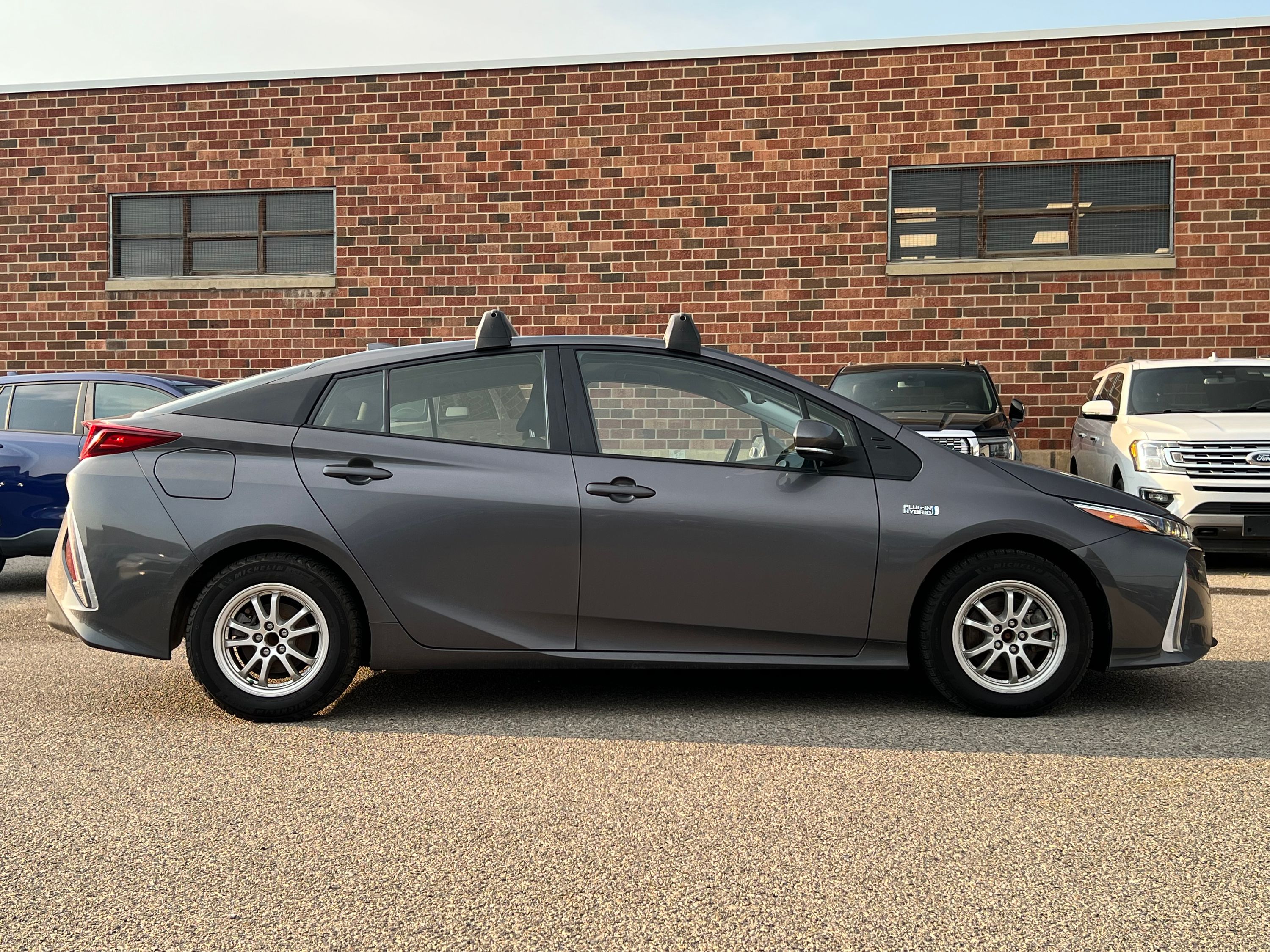 2022 Toyota Prius Prime XLE - Image 8