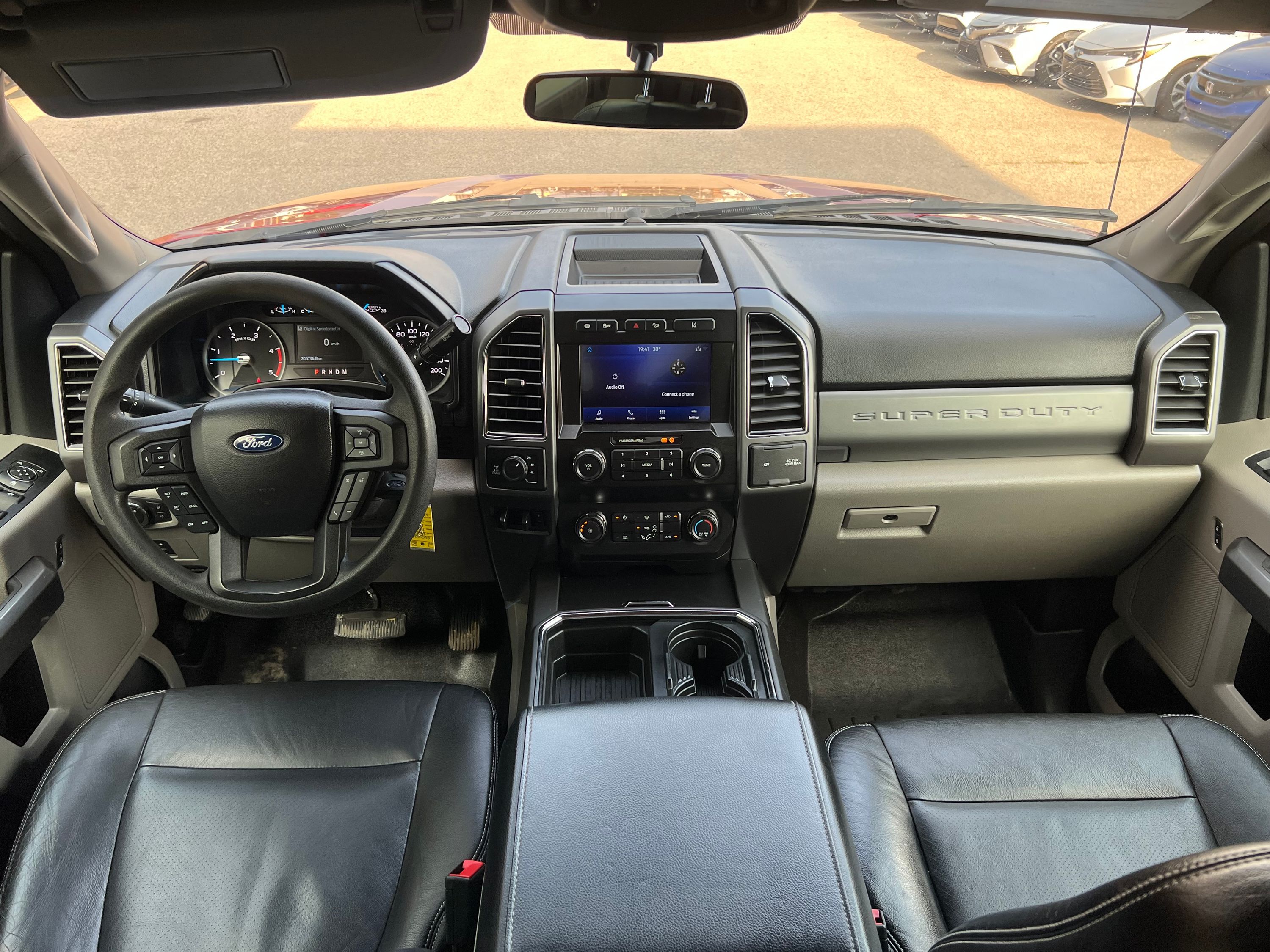 2020 Ford F-350 Super Duty XLT - Image 12