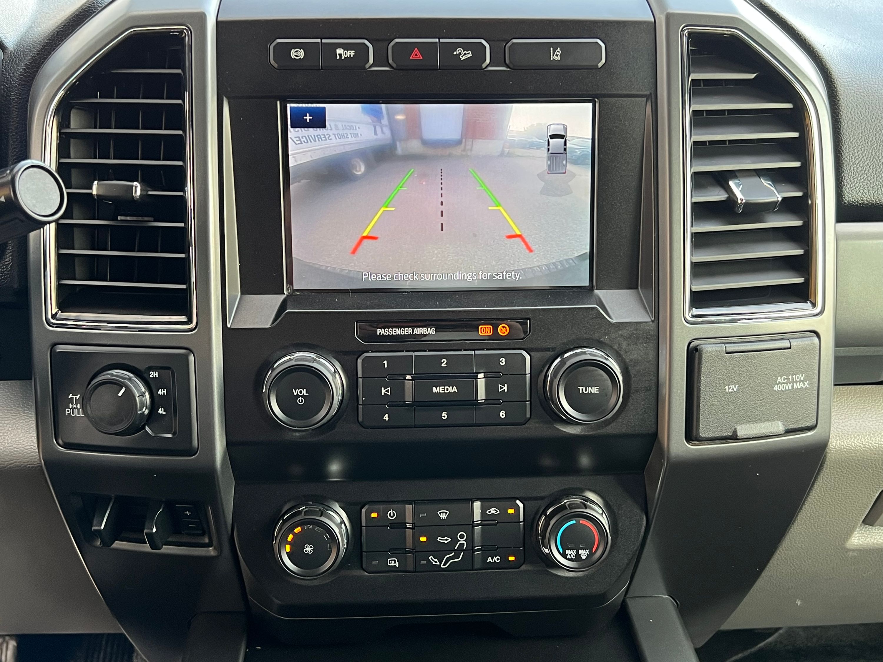 2020 Ford F-350 Super Duty XLT - Image 19