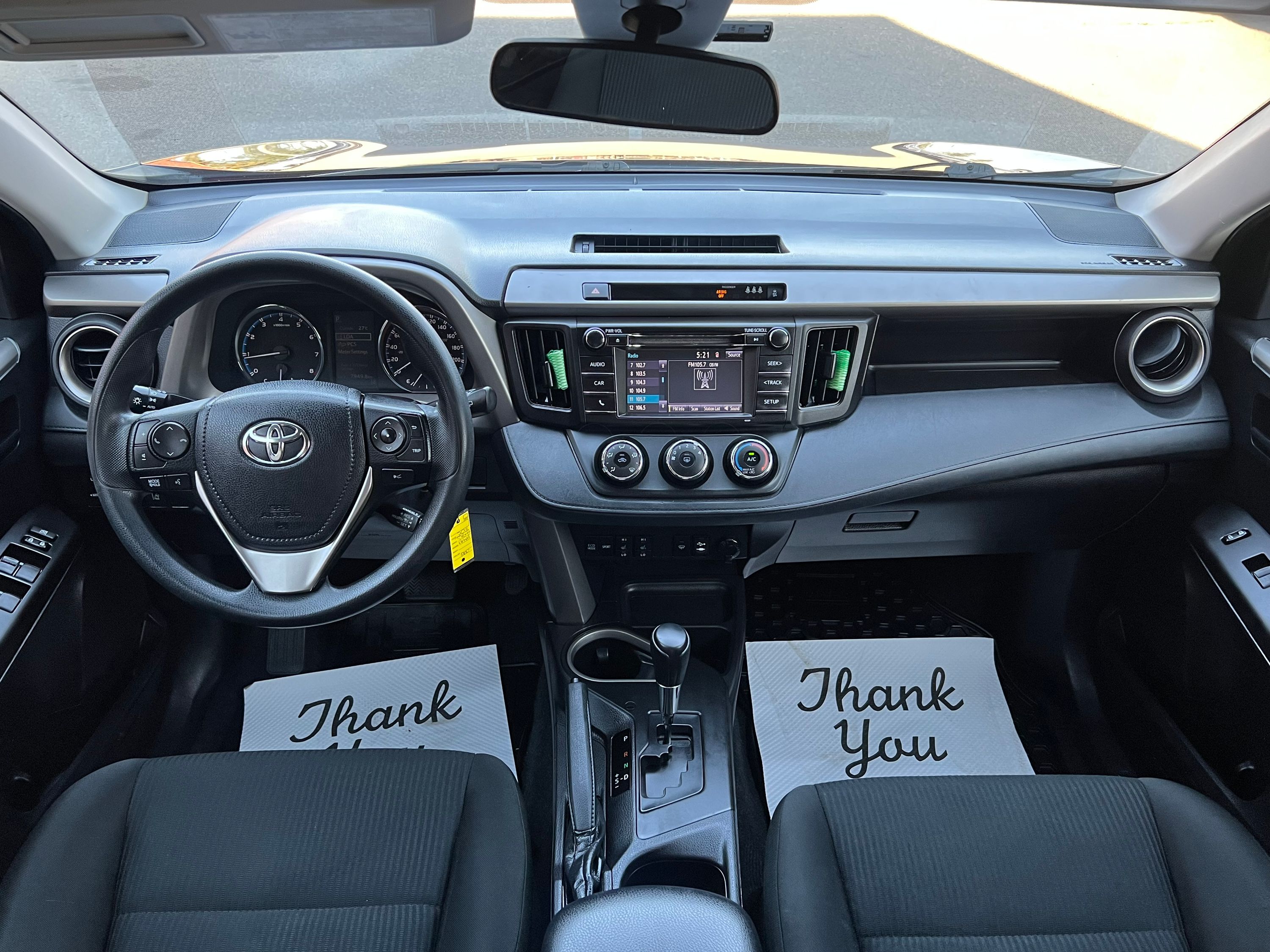 2018 Toyota RAV4 - Image 12