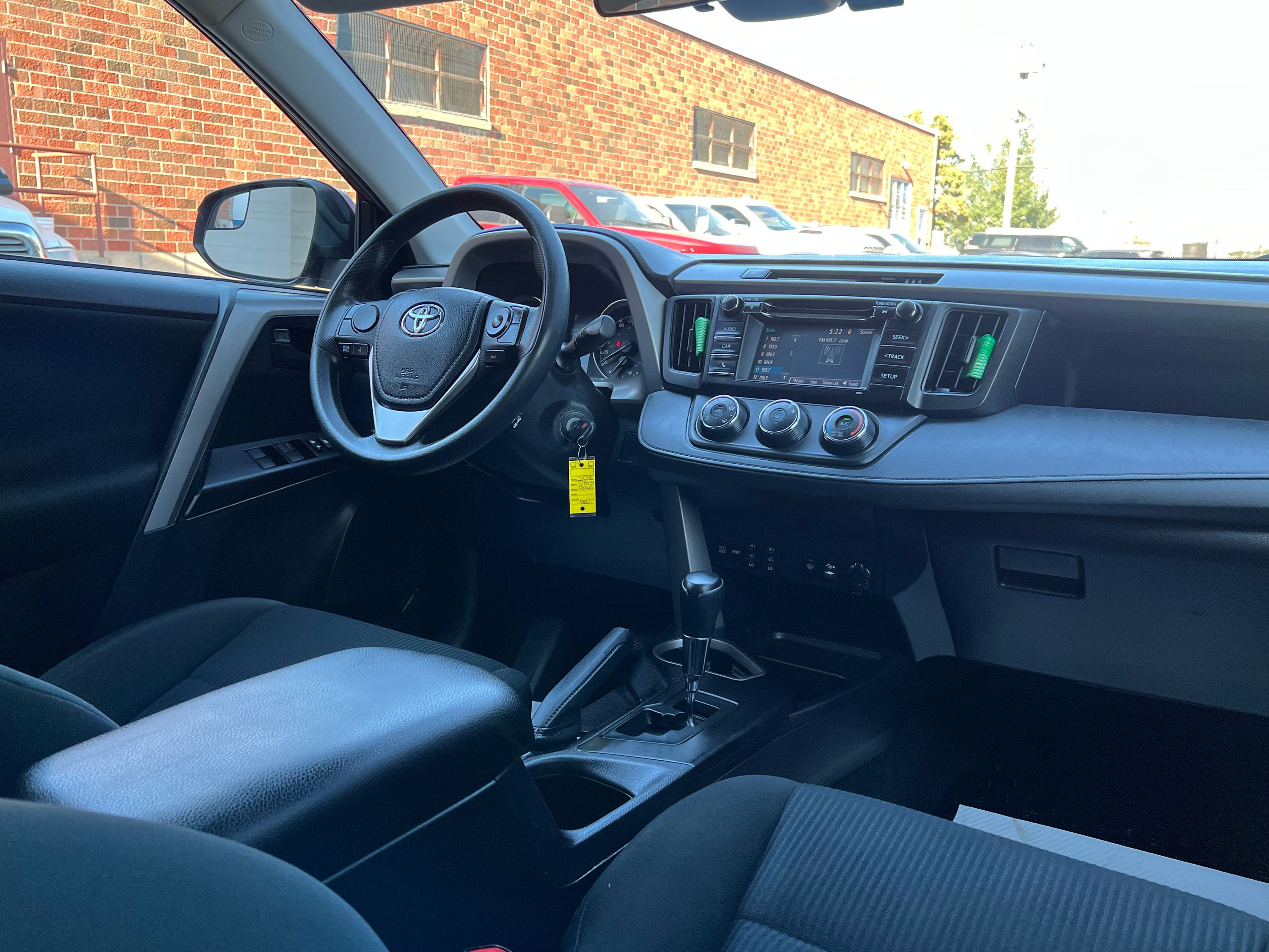 2018 Toyota RAV4 - Image 13