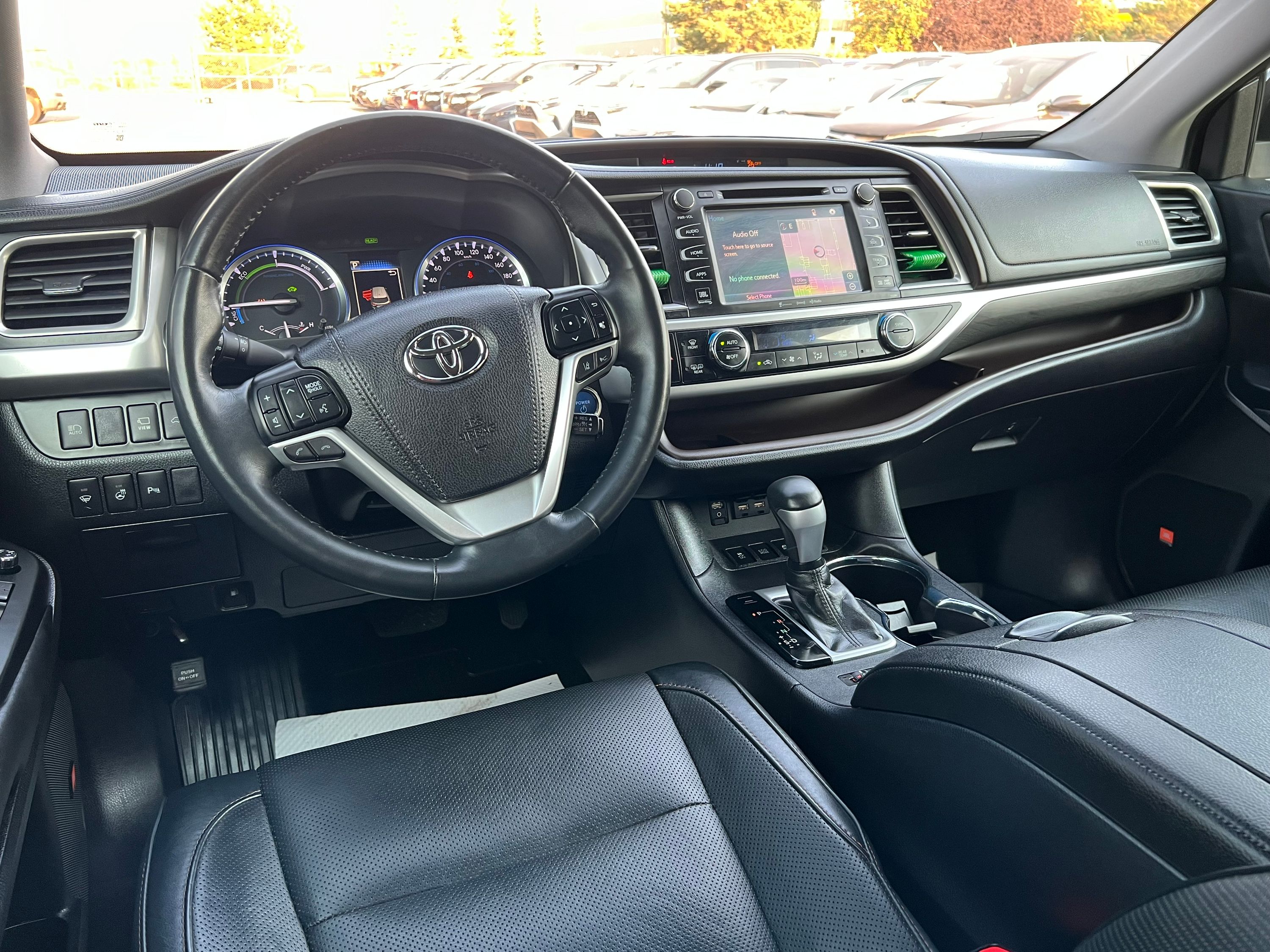 2019 Toyota Highlander Hybrid Limited - Image 10