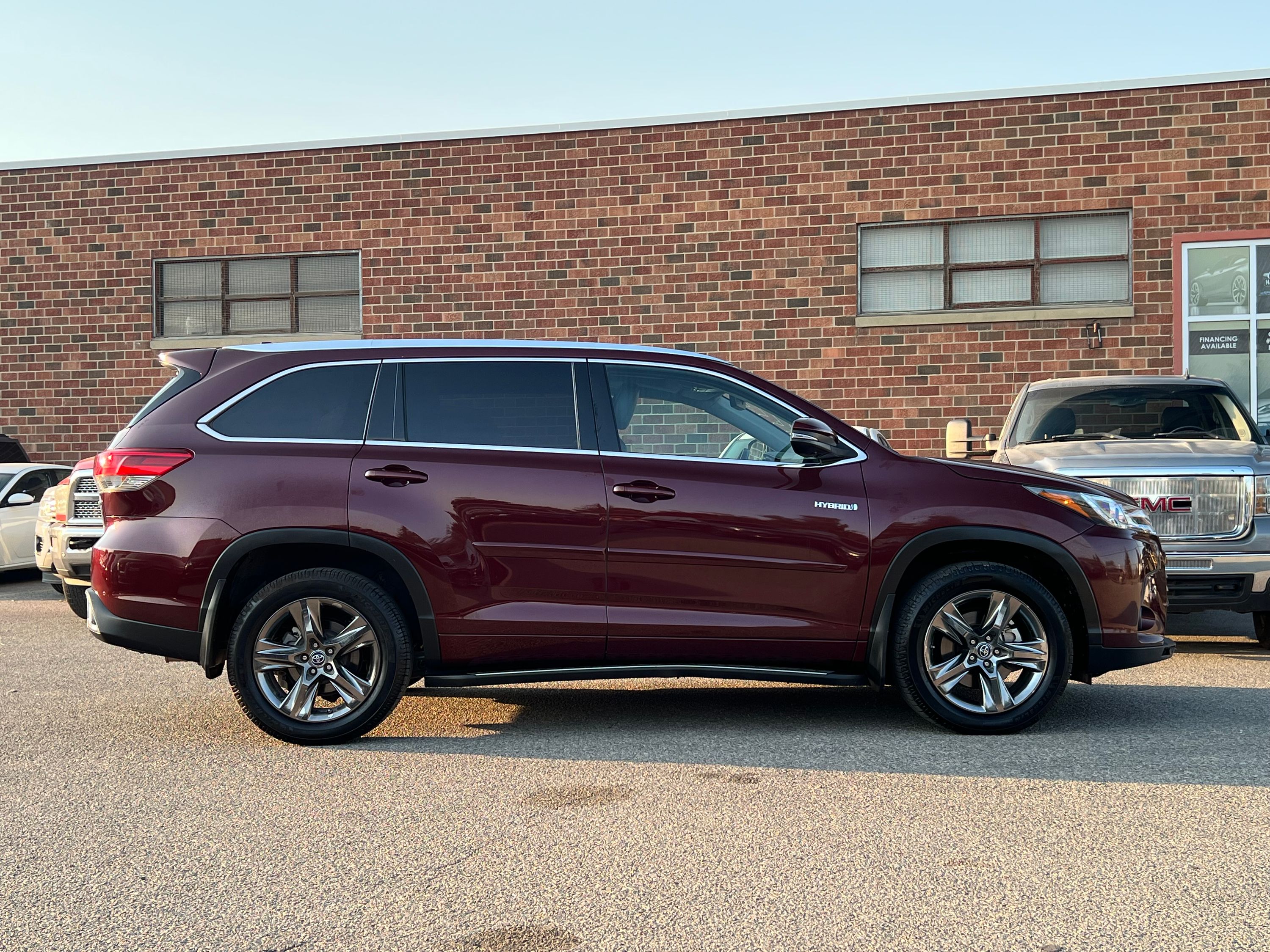 2019 Toyota Highlander Hybrid Limited - Image 8