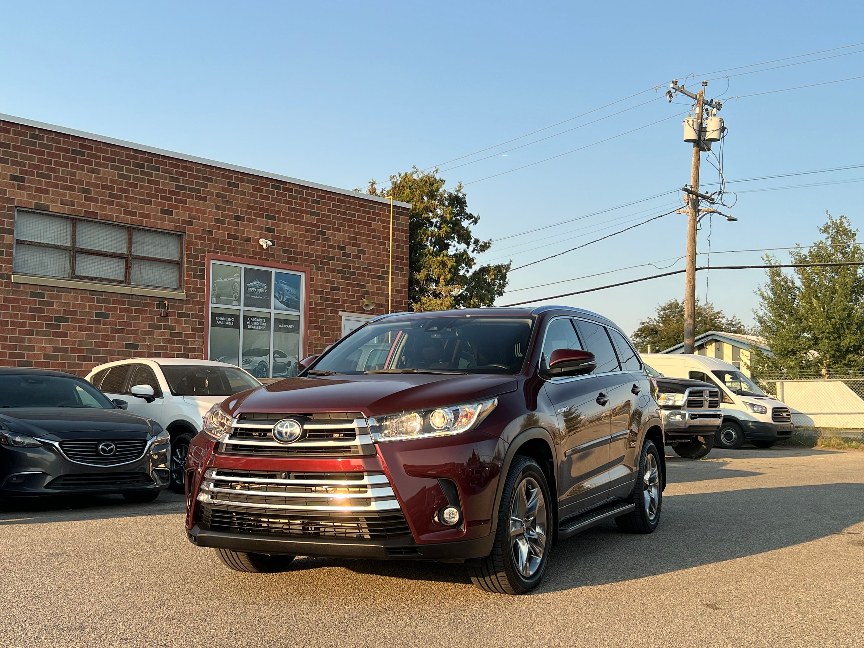 2019 Toyota Highlander Hybrid Limited - Image 3