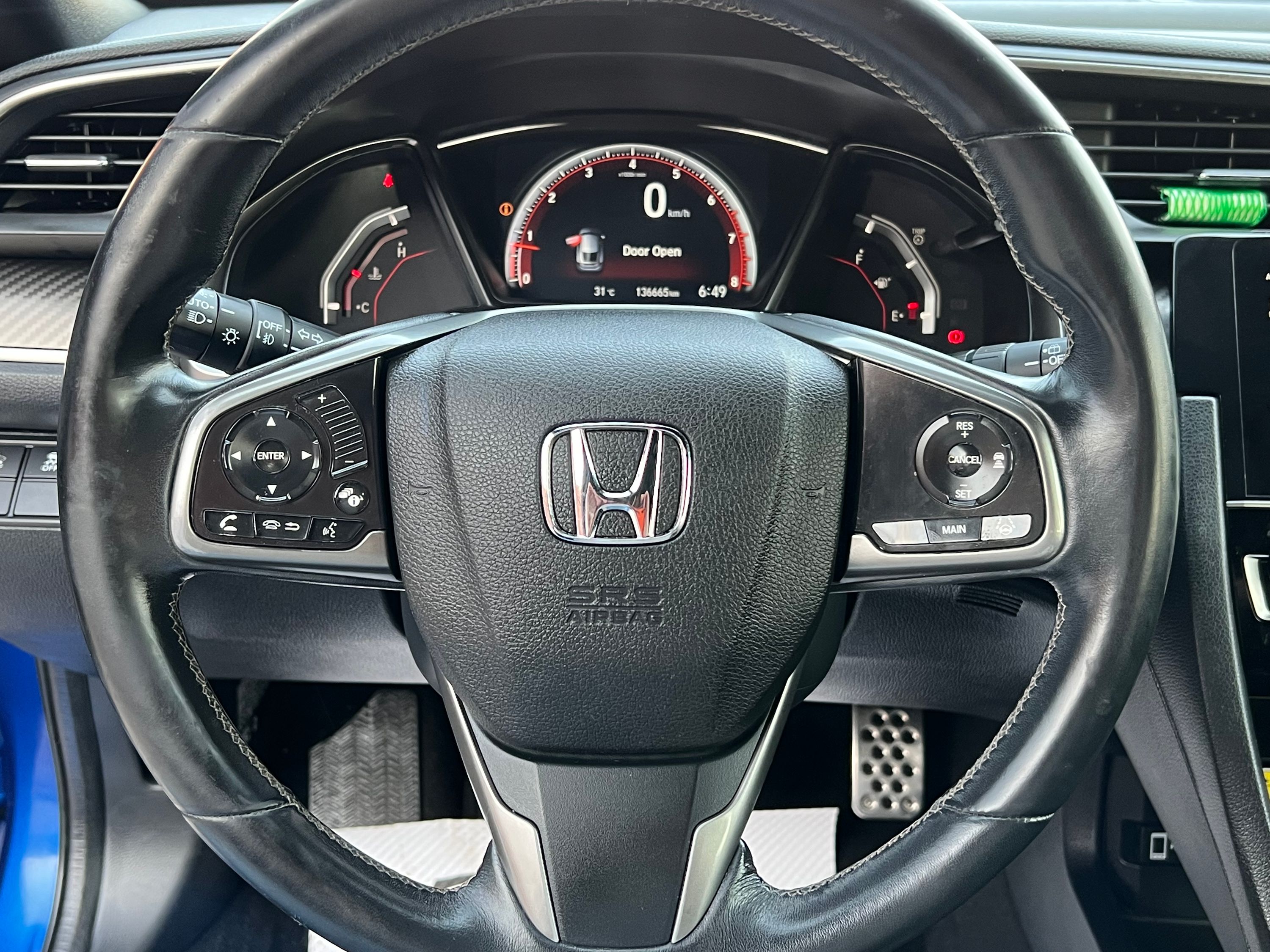 2018 Honda Civic Hatchback - Image 15