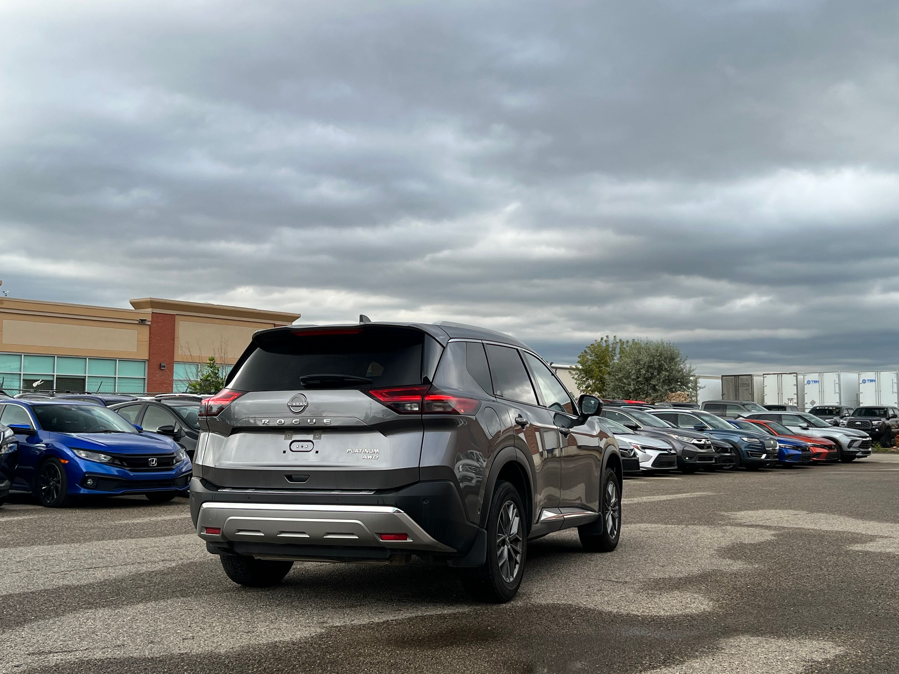 2023 Nissan Rogue Platinum - Image 7