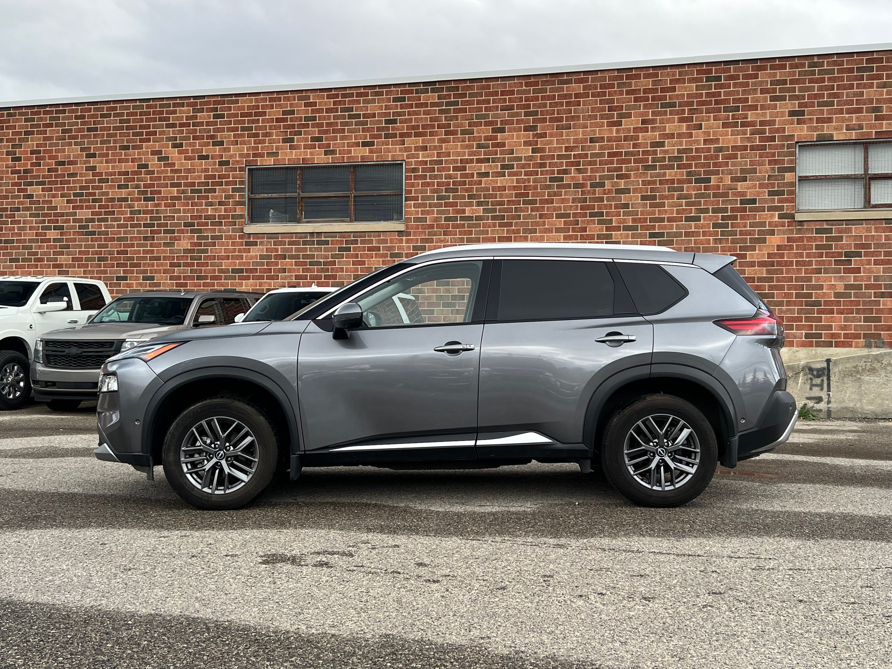 2023 Nissan Rogue Platinum - Image 4