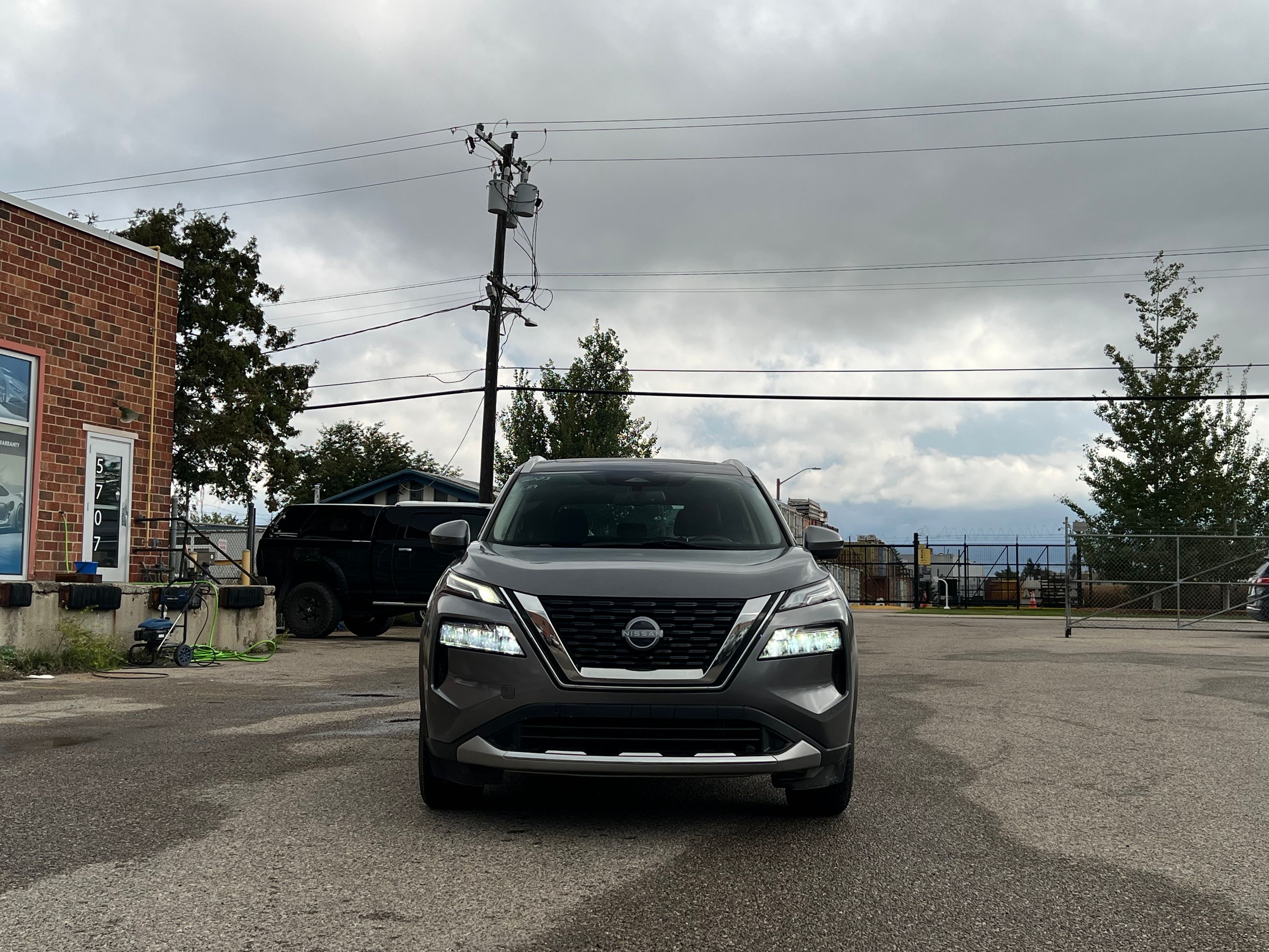 2023 Nissan Rogue Platinum - Image 2