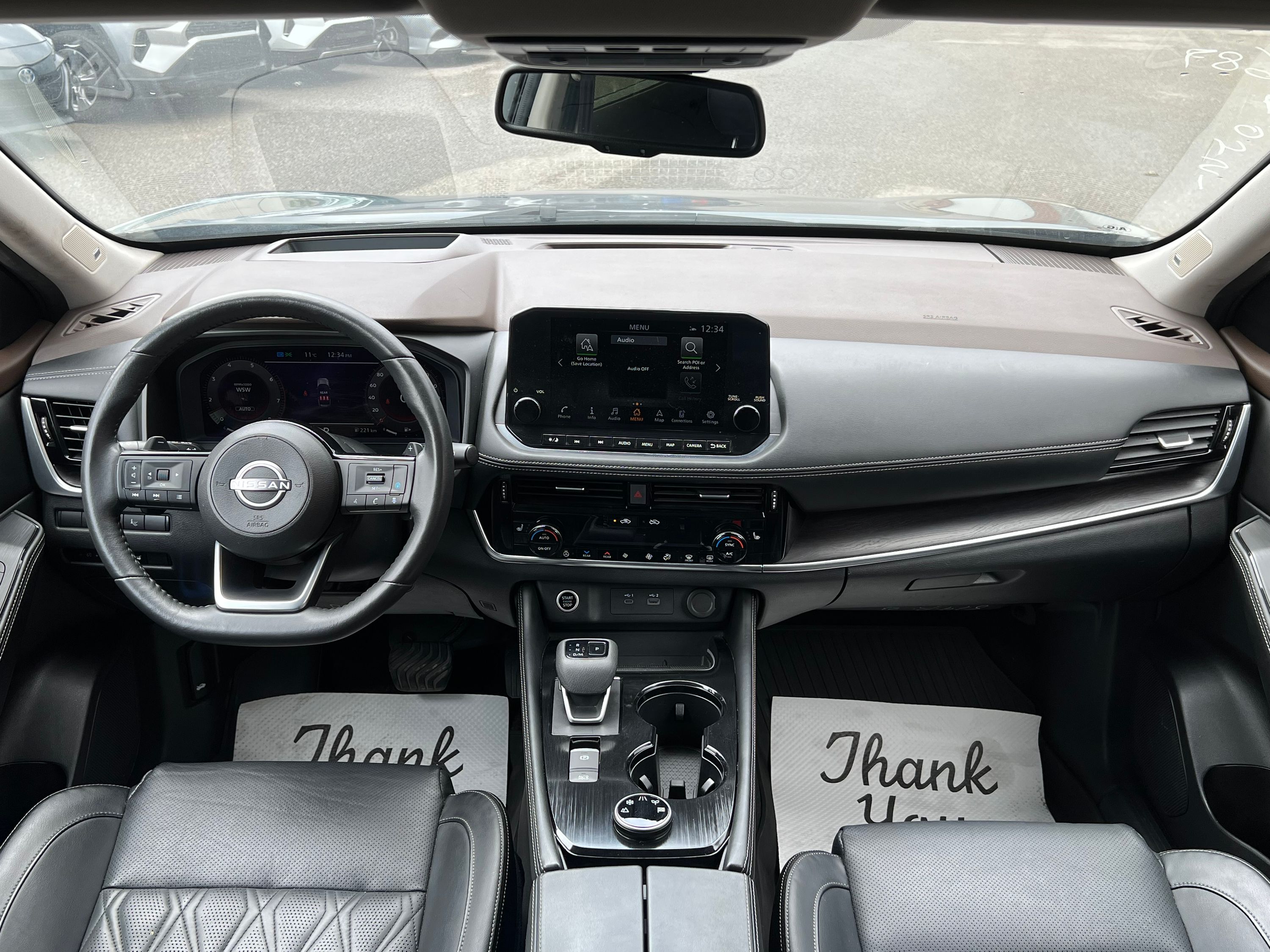 2023 Nissan Rogue Platinum - Image 12