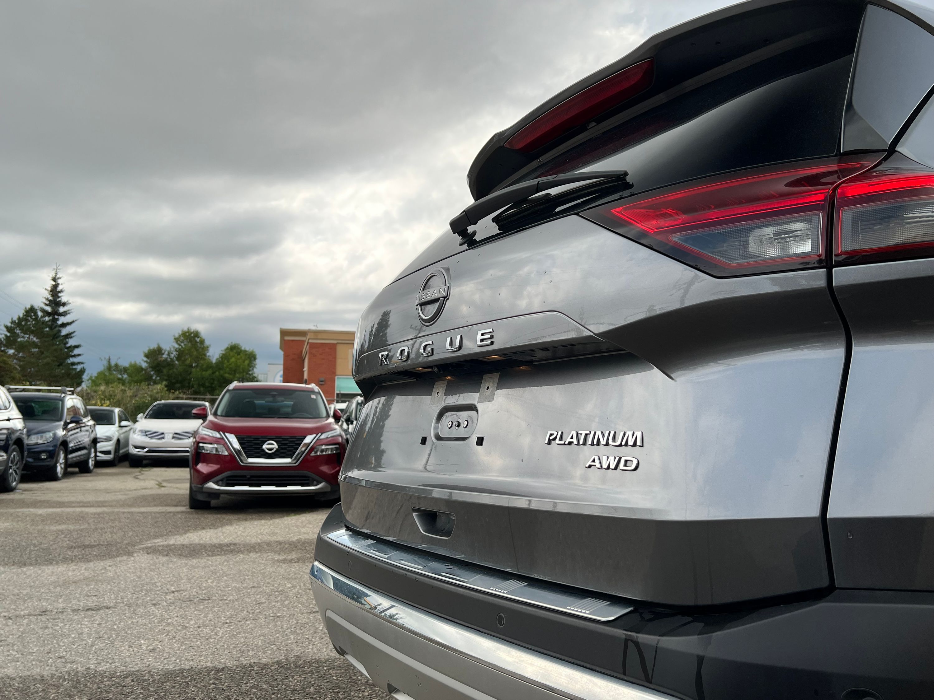 2023 Nissan Rogue Platinum - Image 10