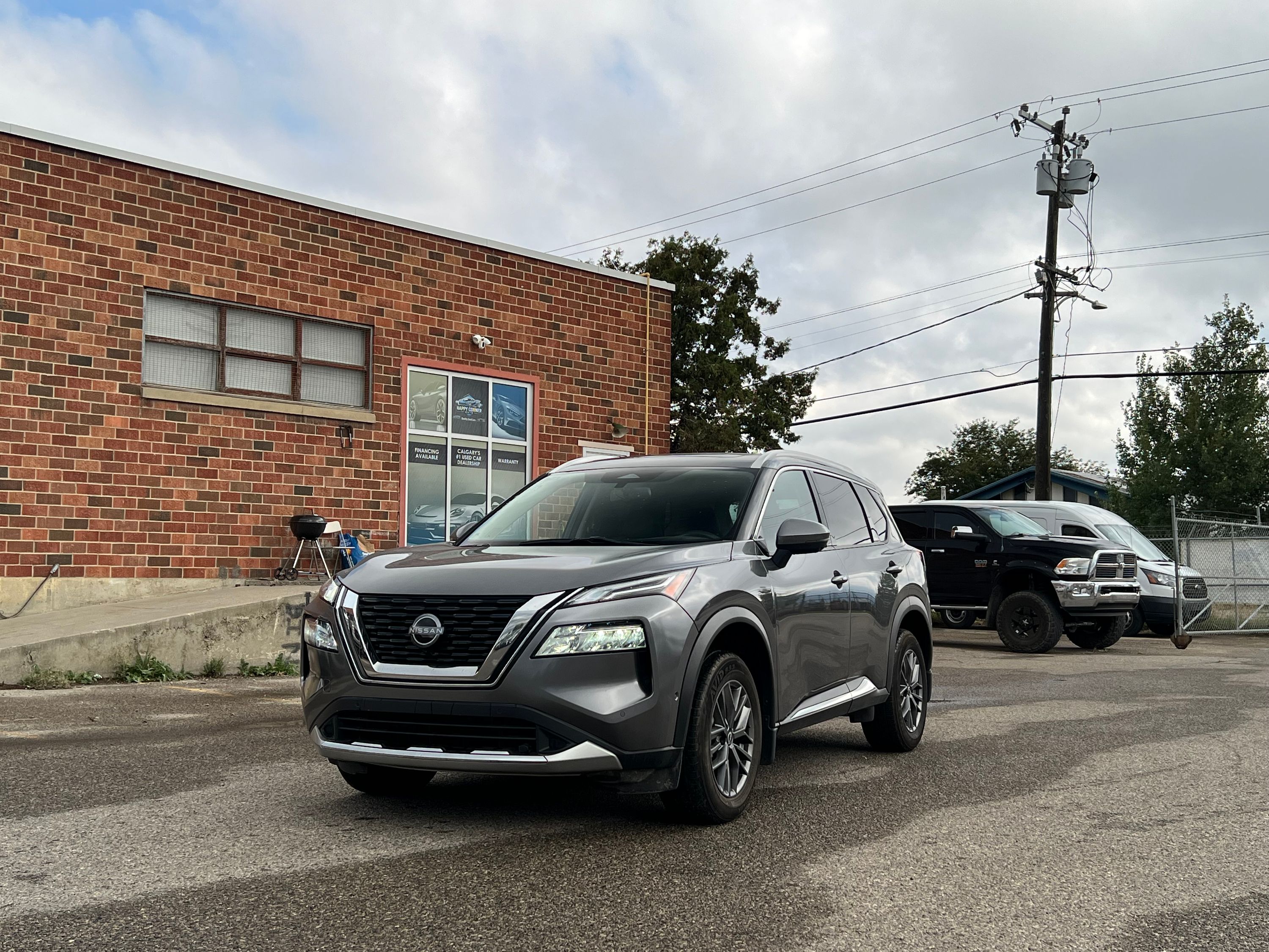 2023 Nissan Rogue Platinum - Image 3