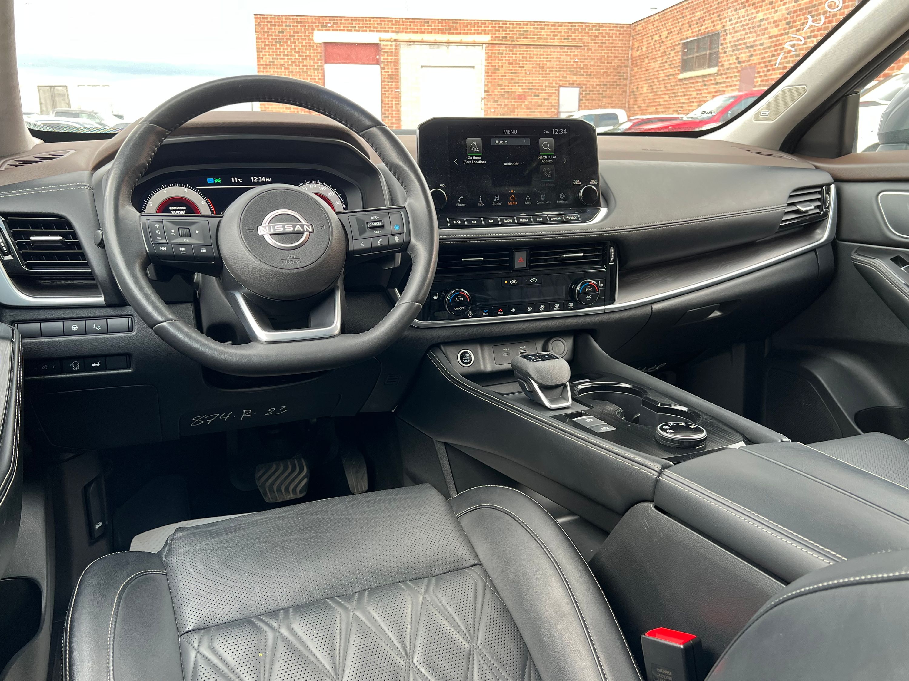 2023 Nissan Rogue Platinum - Image 11