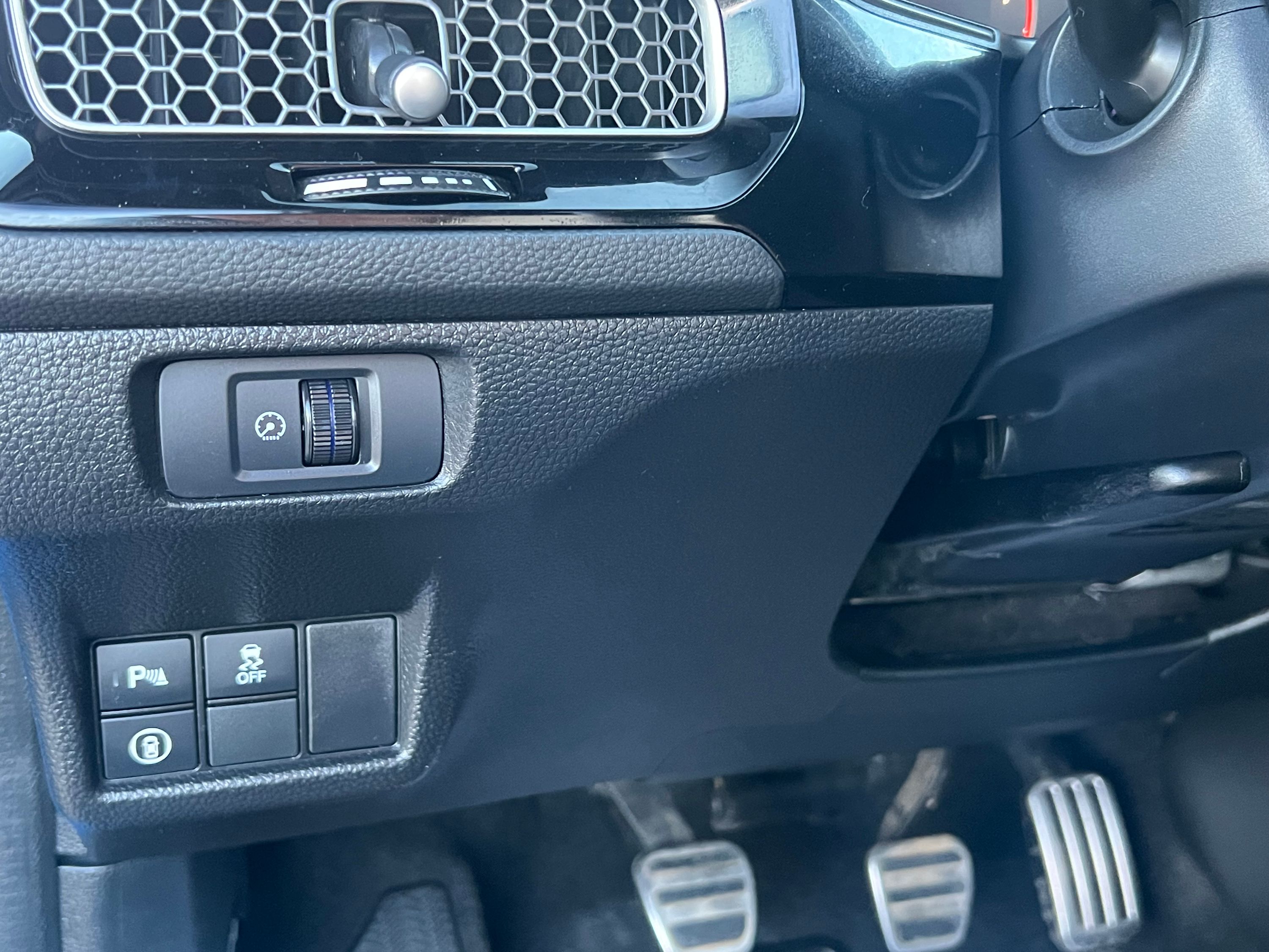 2023 Honda Civic Hatchback - Image 17