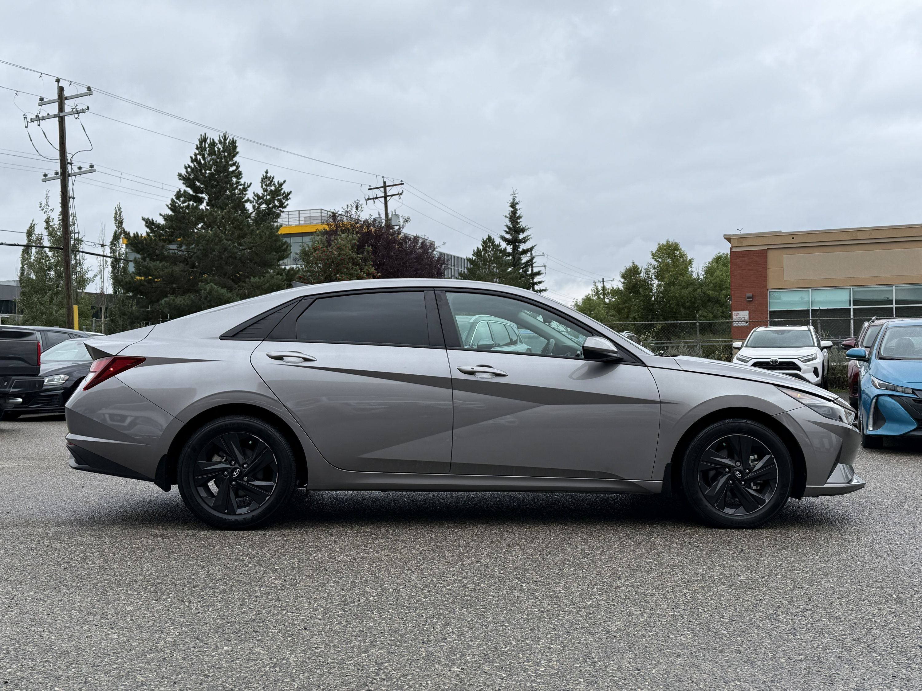 2023 Hyundai Elantra - Image 8