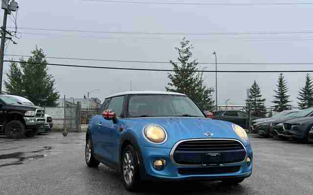 2018 MINI Cooper Base - Request more images