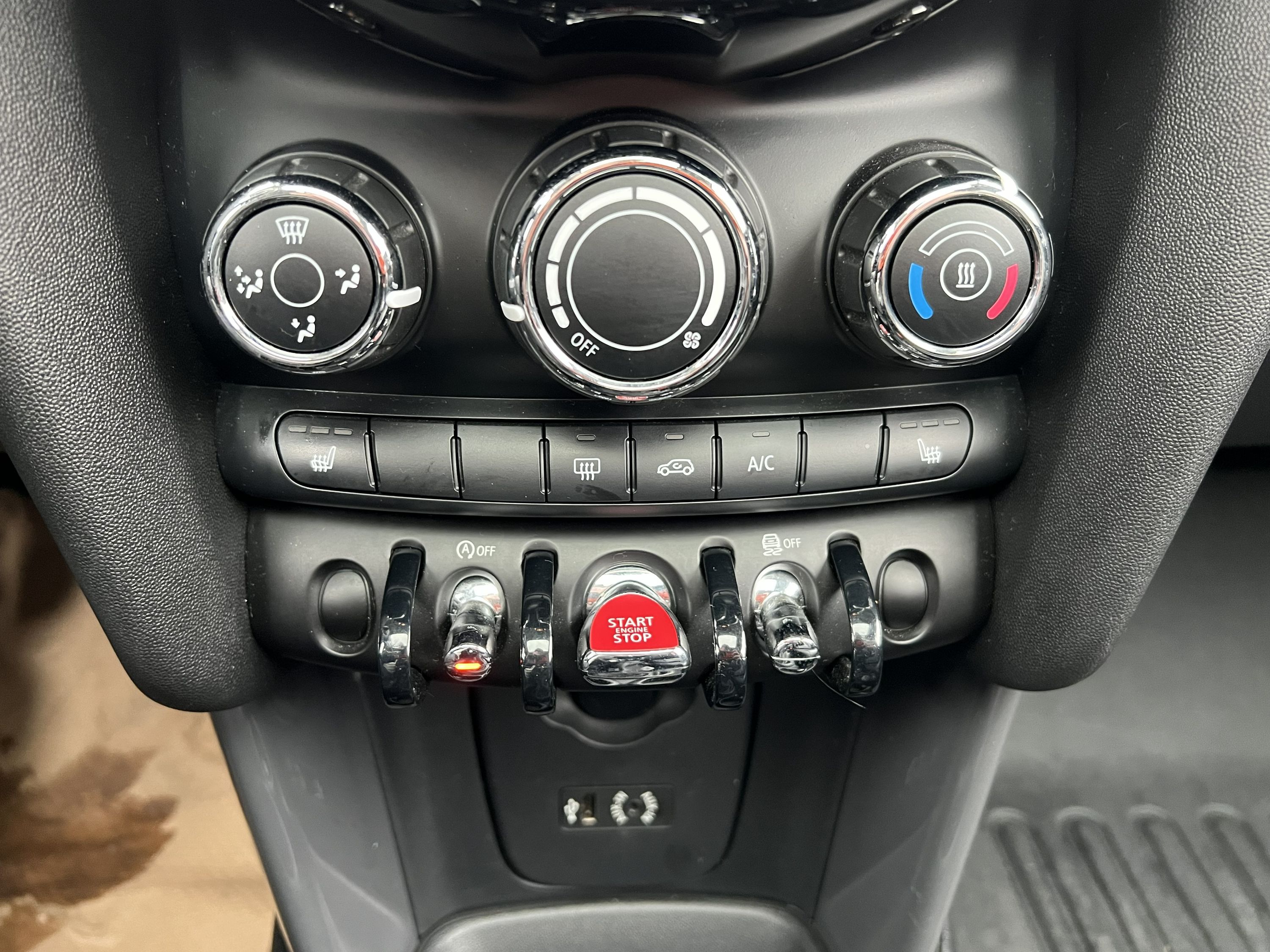 2018 MINI Cooper - Image 19